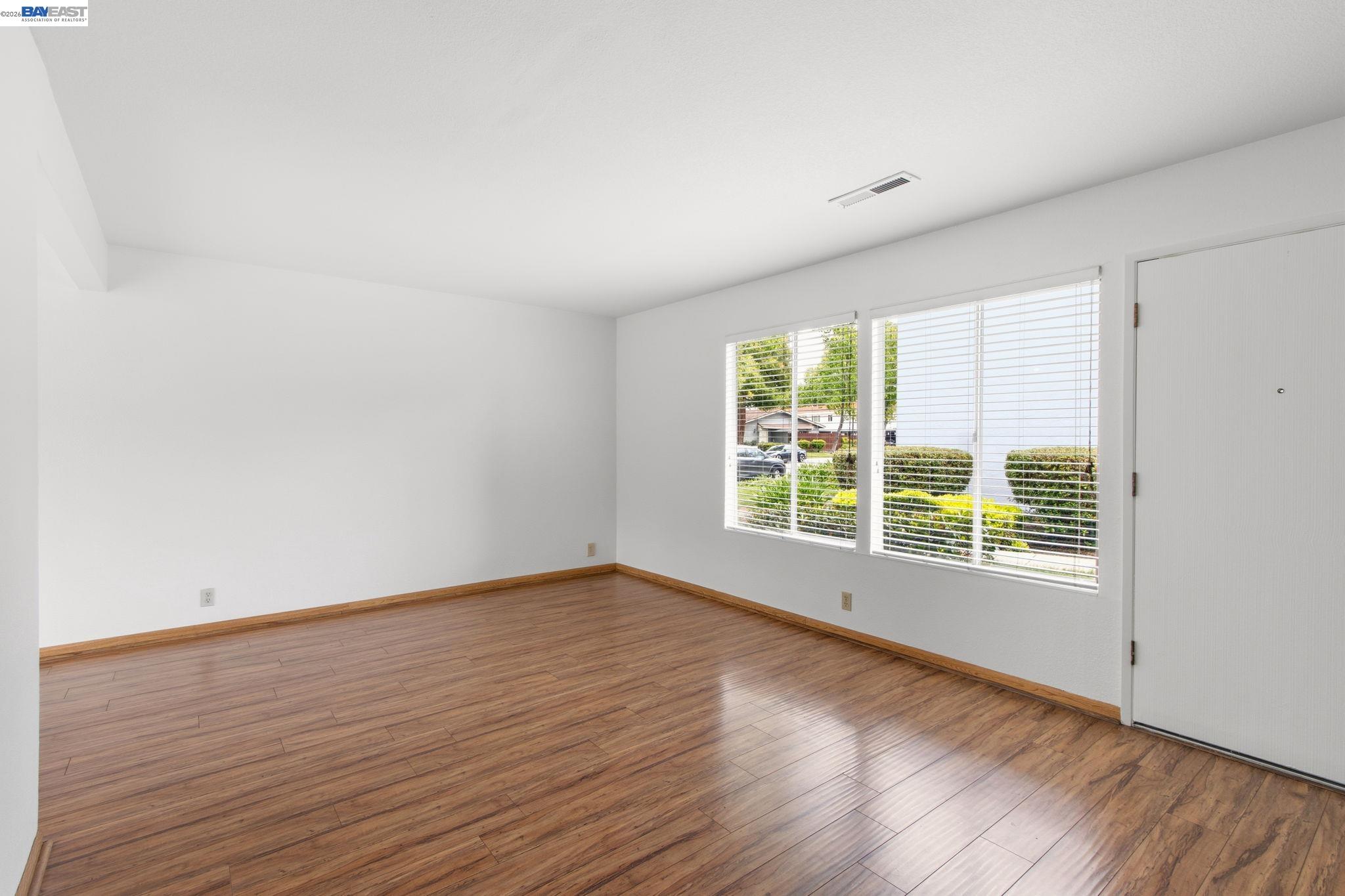 Detail Gallery Image 11 of 42 For 3002 Tonopah Cir, Pleasanton,  CA 94588 - 3 Beds | 1/1 Baths