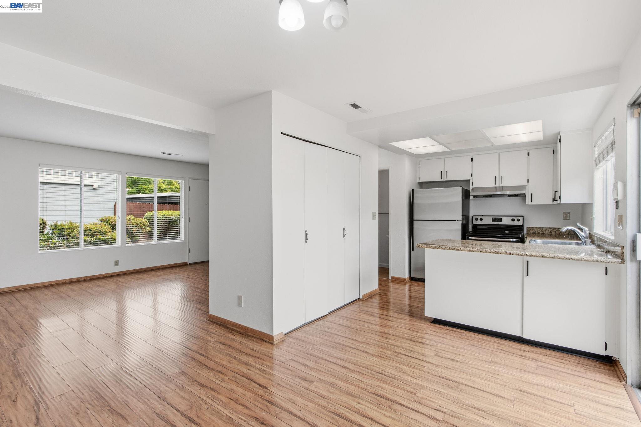 Detail Gallery Image 14 of 42 For 3002 Tonopah Cir, Pleasanton,  CA 94588 - 3 Beds | 1/1 Baths