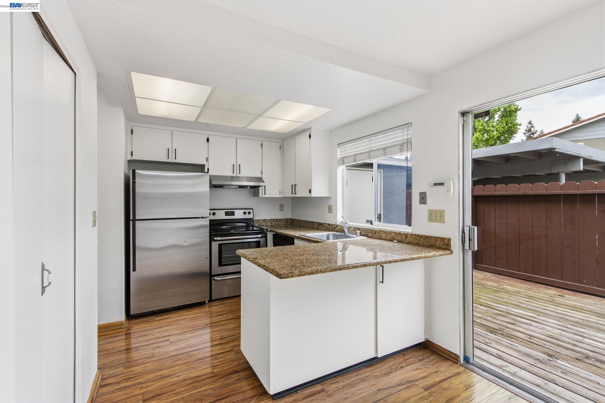 Detail Gallery Image 18 of 42 For 3002 Tonopah Cir, Pleasanton,  CA 94588 - 3 Beds | 1/1 Baths