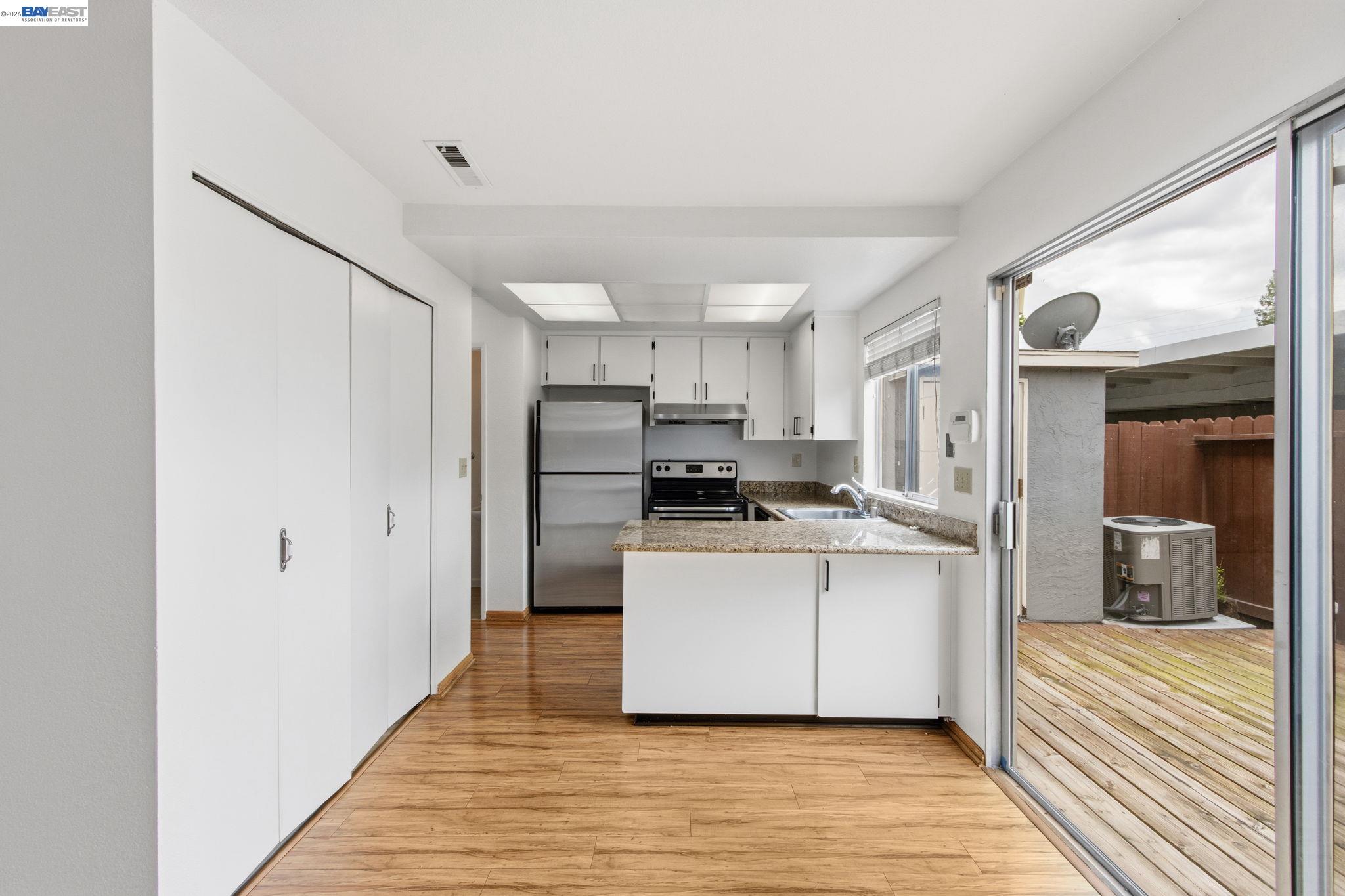 Detail Gallery Image 19 of 42 For 3002 Tonopah Cir, Pleasanton,  CA 94588 - 3 Beds | 1/1 Baths