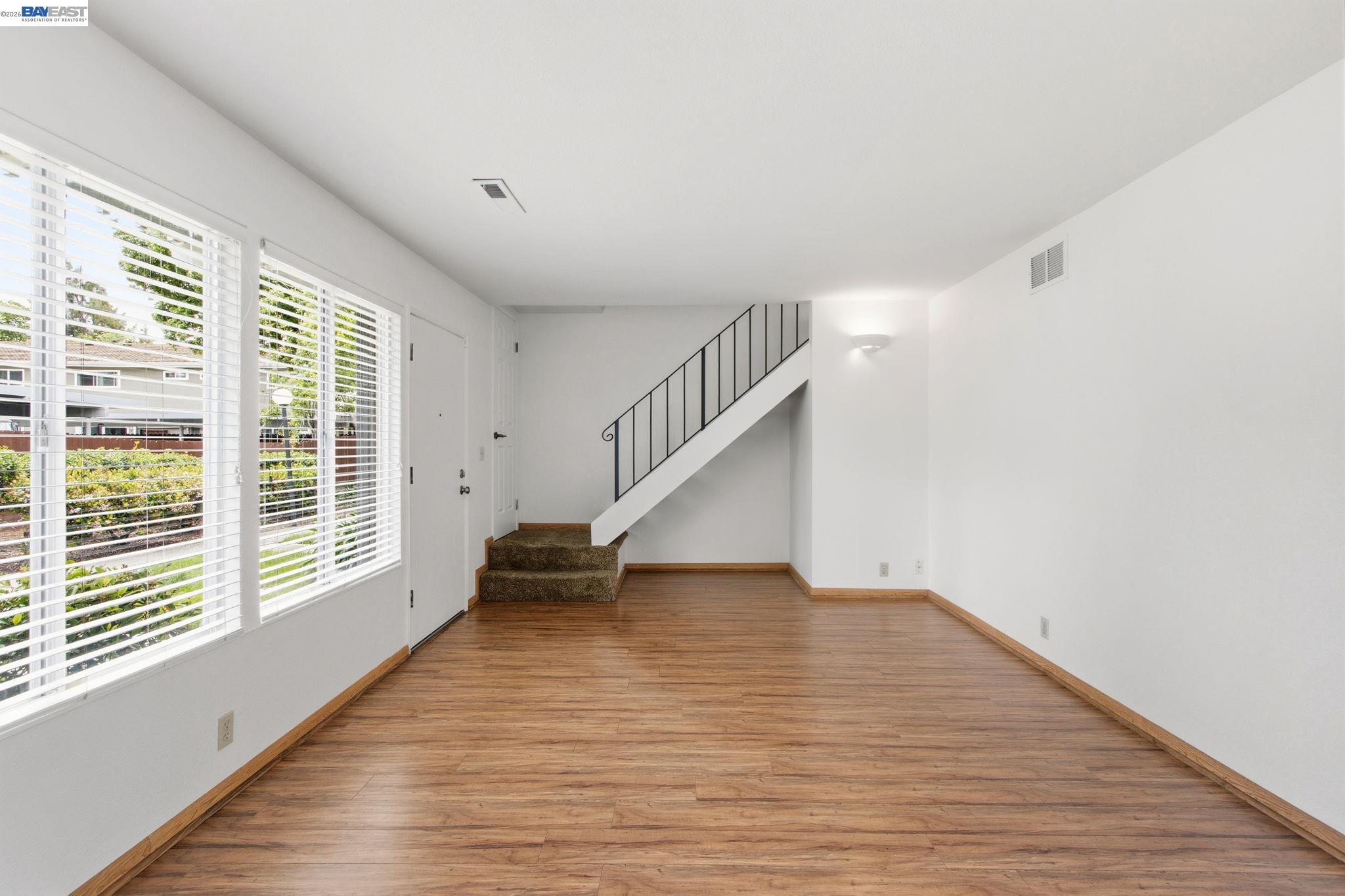 Detail Gallery Image 3 of 42 For 3002 Tonopah Cir, Pleasanton,  CA 94588 - 3 Beds | 1/1 Baths