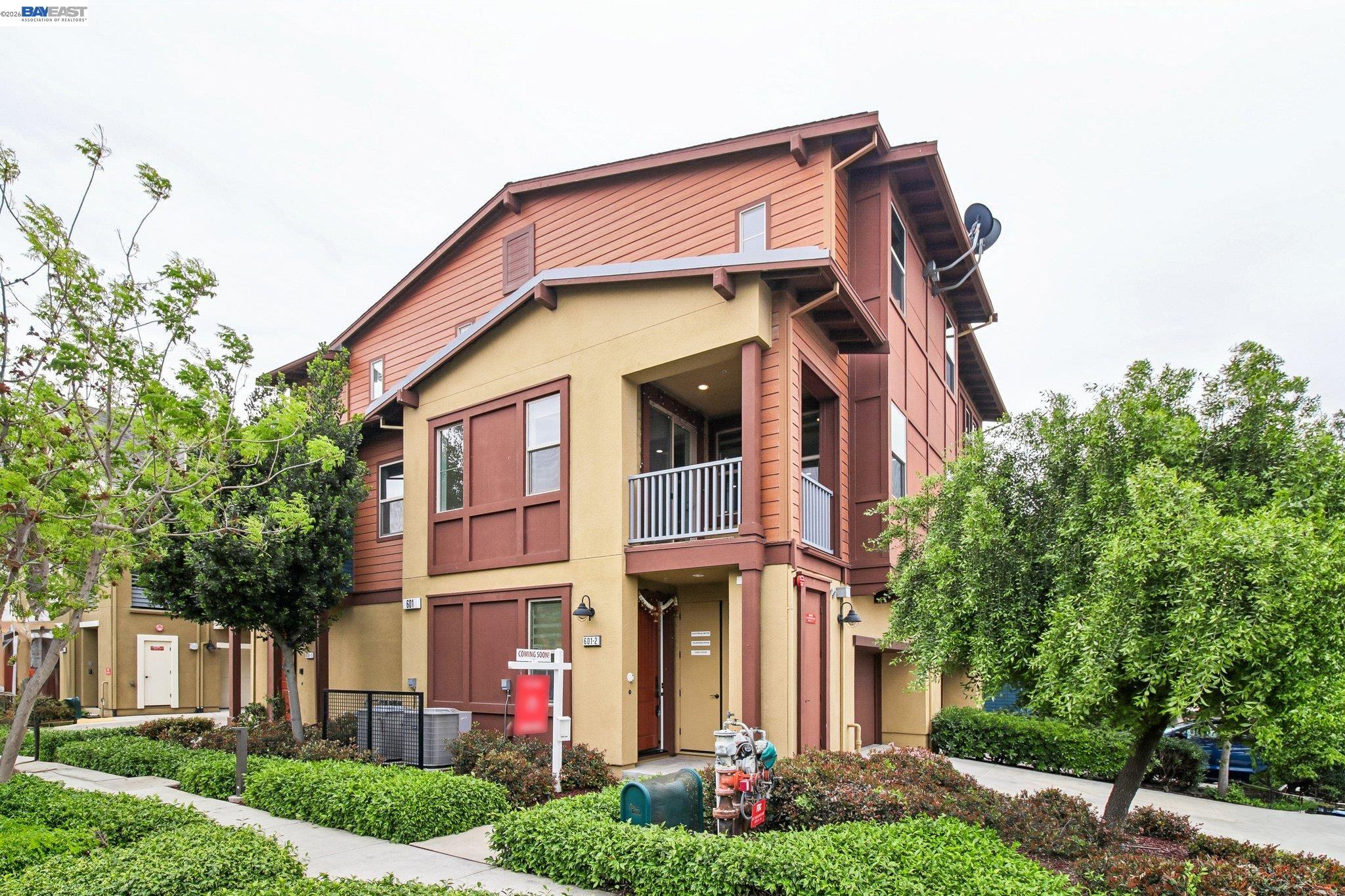 Detail Gallery Image 2 of 60 For 601 Sandalwood Dr #2,  Livermore,  CA 94551 - 3 Beds | 3 Baths