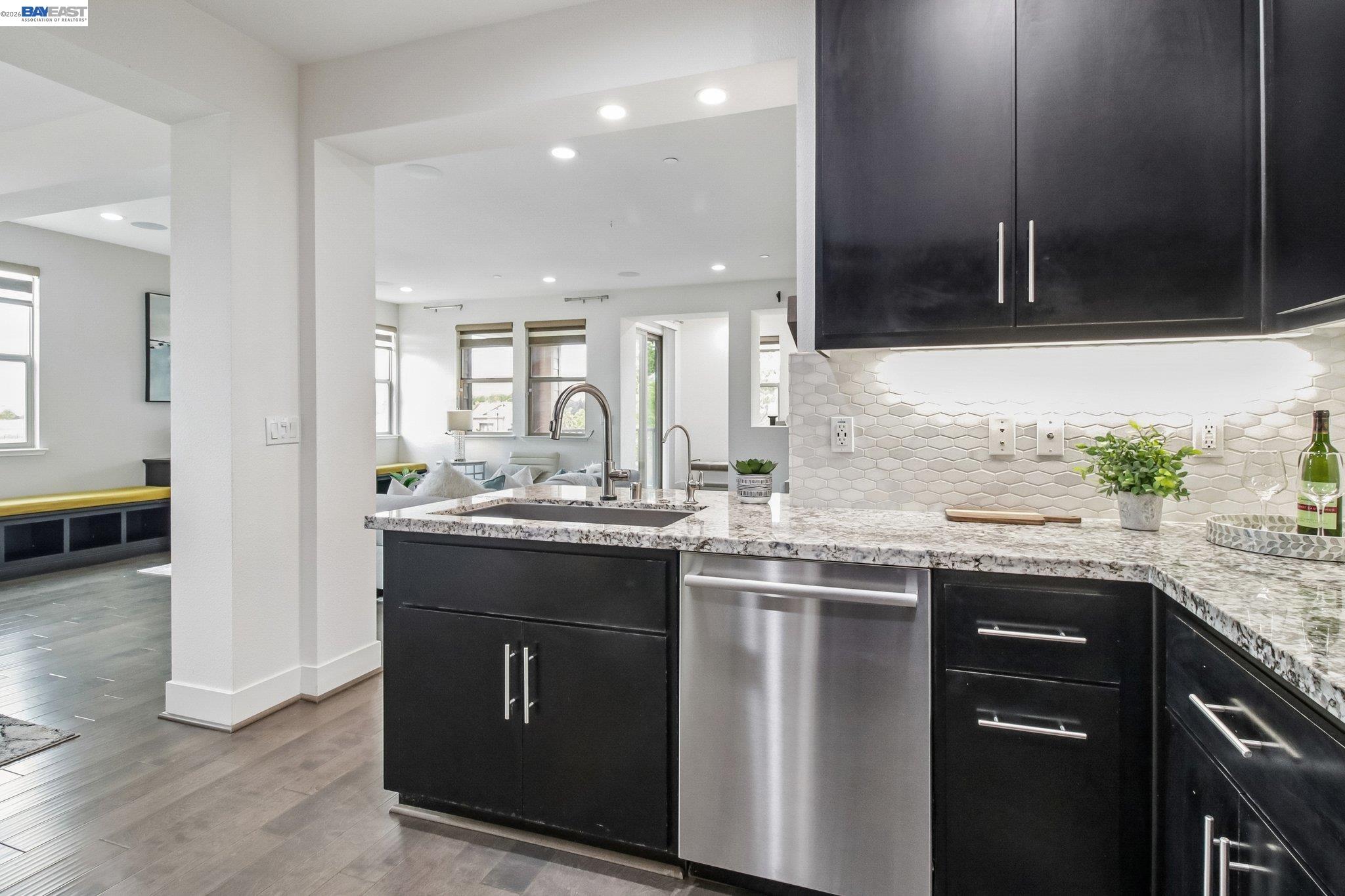 Detail Gallery Image 16 of 60 For 601 Sandalwood Dr #2,  Livermore,  CA 94551 - 3 Beds | 3 Baths