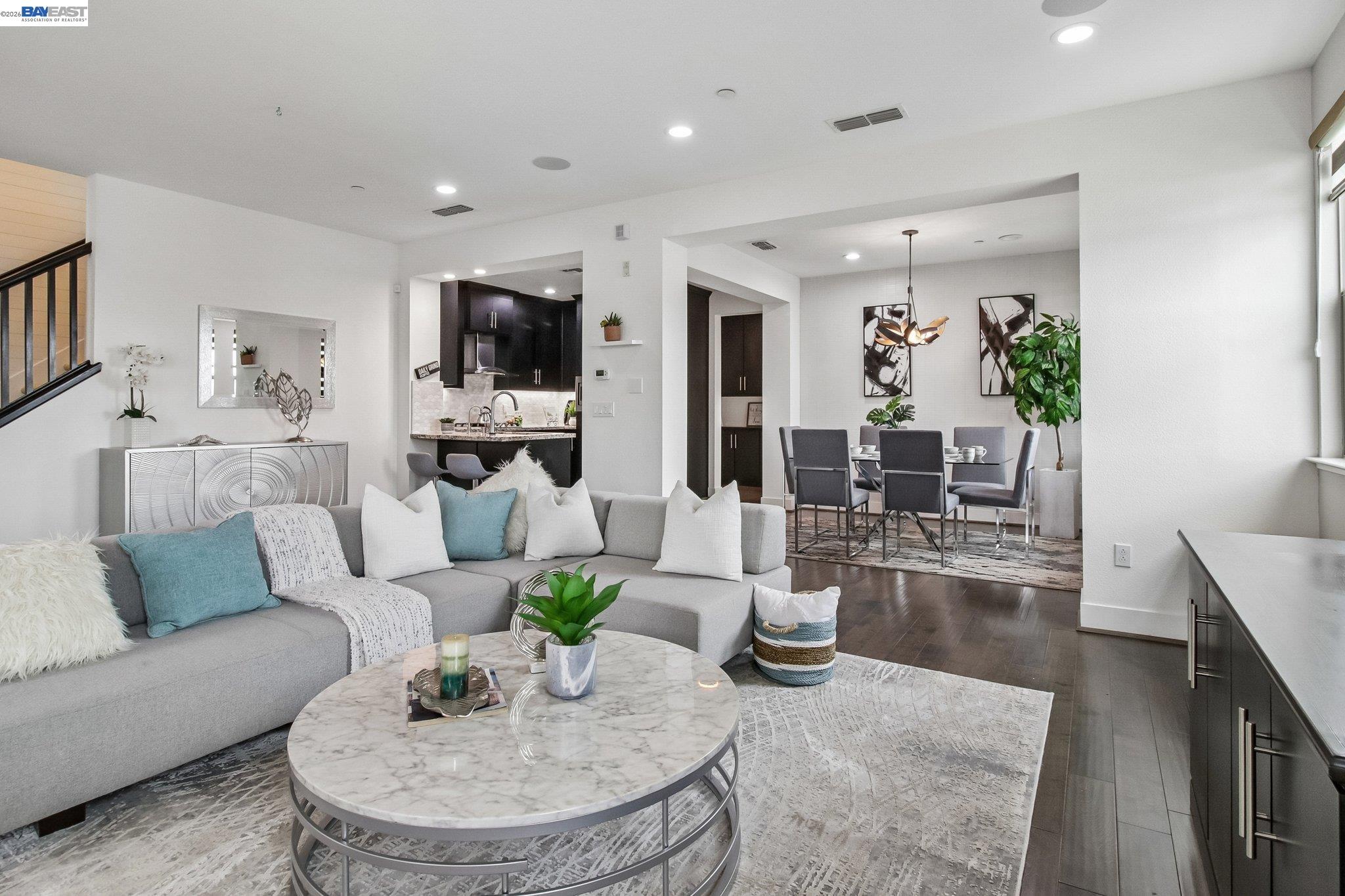 Detail Gallery Image 4 of 60 For 601 Sandalwood Dr #2,  Livermore,  CA 94551 - 3 Beds | 3 Baths