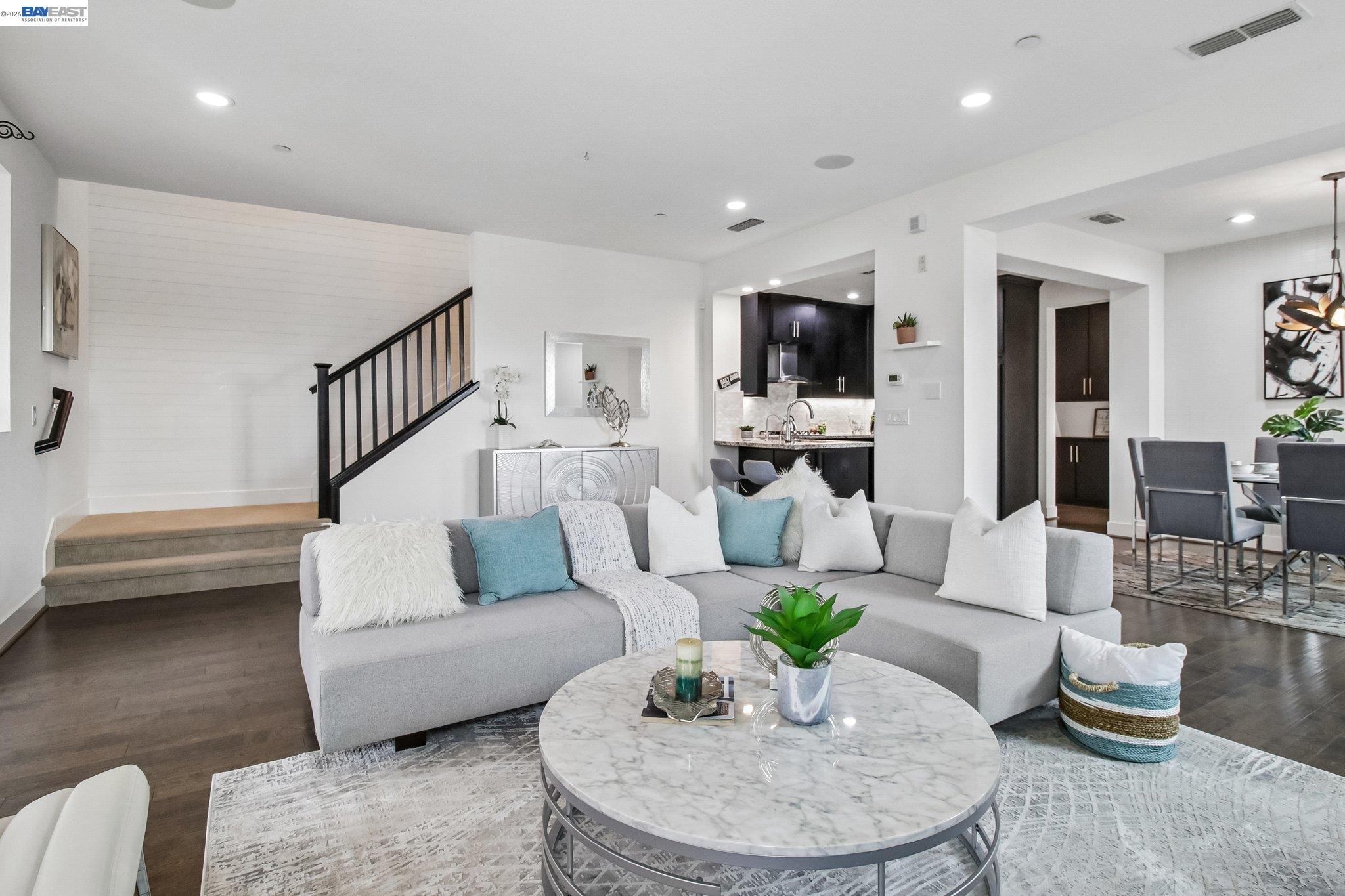 Detail Gallery Image 5 of 60 For 601 Sandalwood Dr #2,  Livermore,  CA 94551 - 3 Beds | 3 Baths