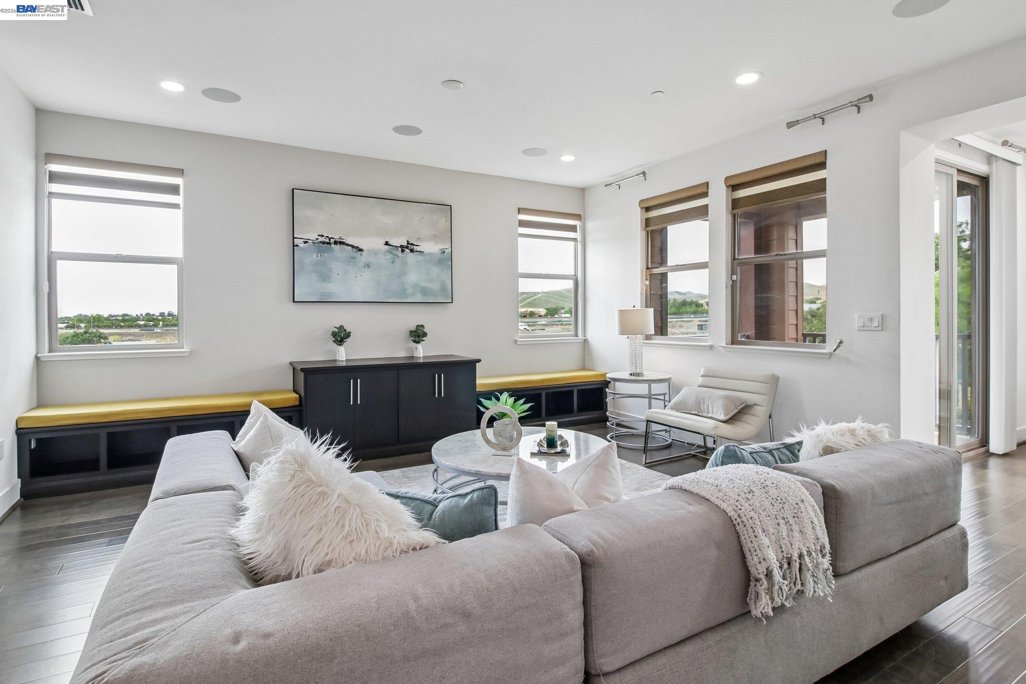 Detail Gallery Image 7 of 60 For 601 Sandalwood Dr #2,  Livermore,  CA 94551 - 3 Beds | 3 Baths