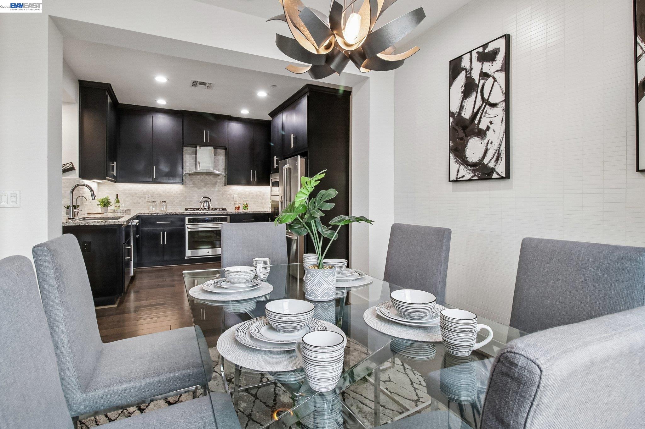 Detail Gallery Image 9 of 60 For 601 Sandalwood Dr #2,  Livermore,  CA 94551 - 3 Beds | 3 Baths