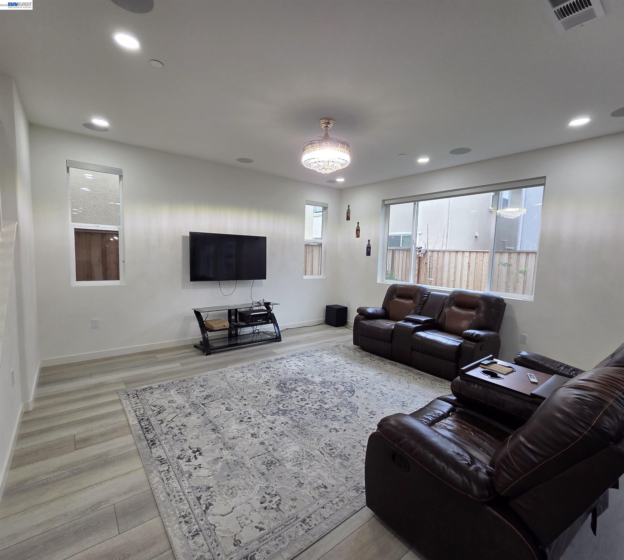 Detail Gallery Image 3 of 38 For 5390 Shenandoah Valley Ln, Antioch,  CA 94531 - 4 Beds | 3 Baths