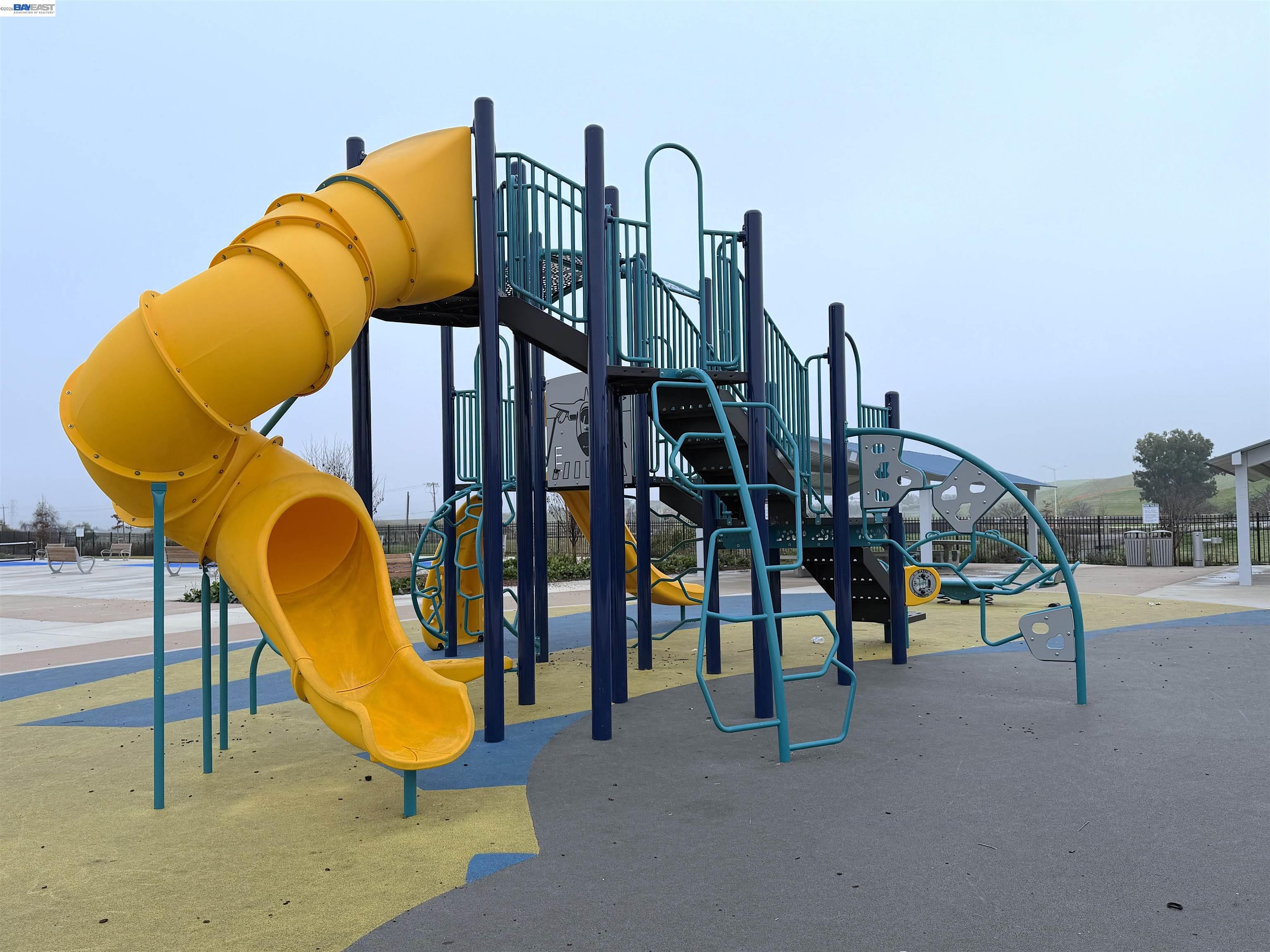 Detail Gallery Image 24 of 38 For 5390 Shenandoah Valley Ln, Antioch,  CA 94531 - 4 Beds | 3 Baths