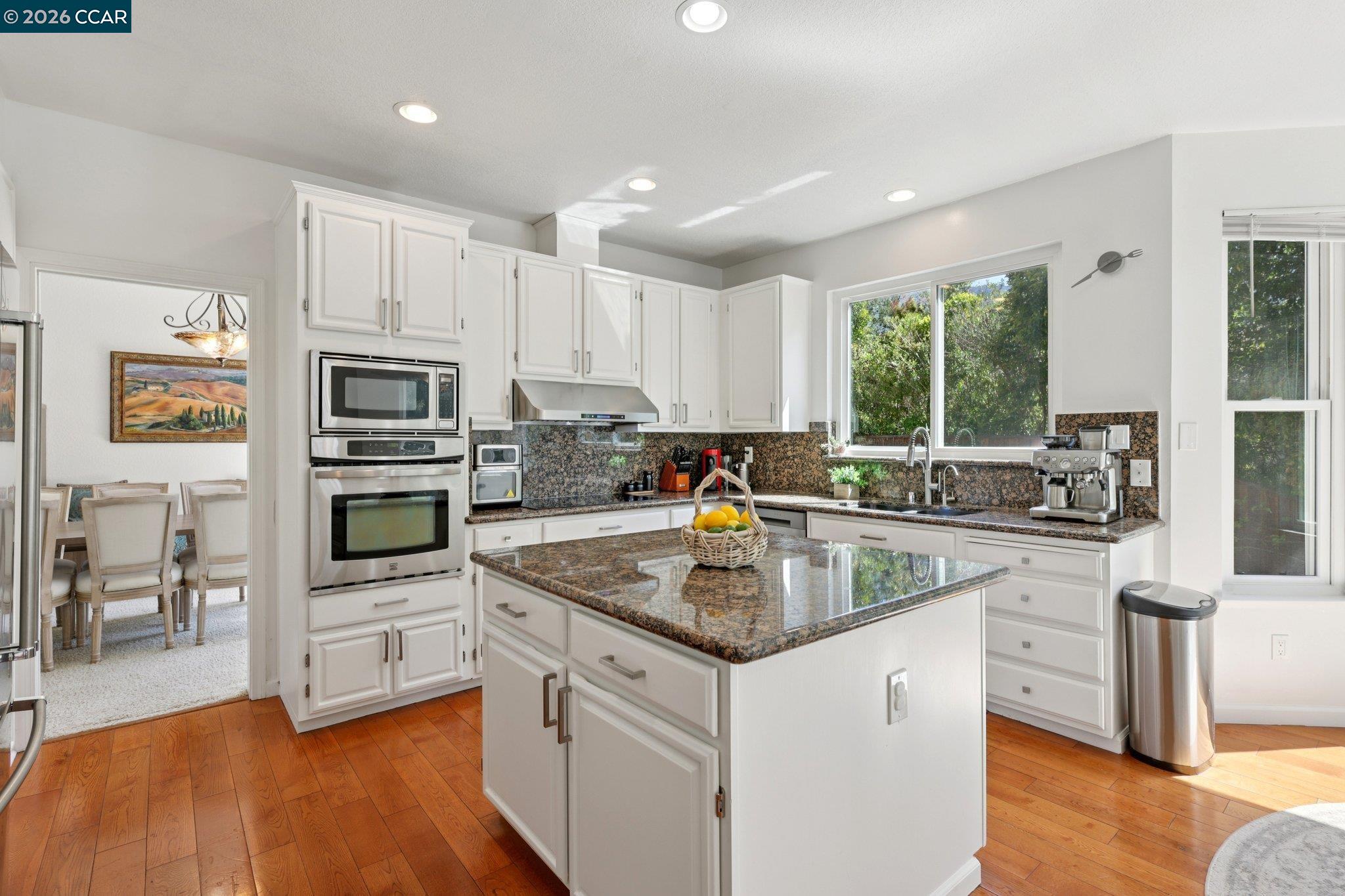 Detail Gallery Image 11 of 47 For 242 El Pueblo Pl, Clayton,  CA 94517 - 4 Beds | 3 Baths