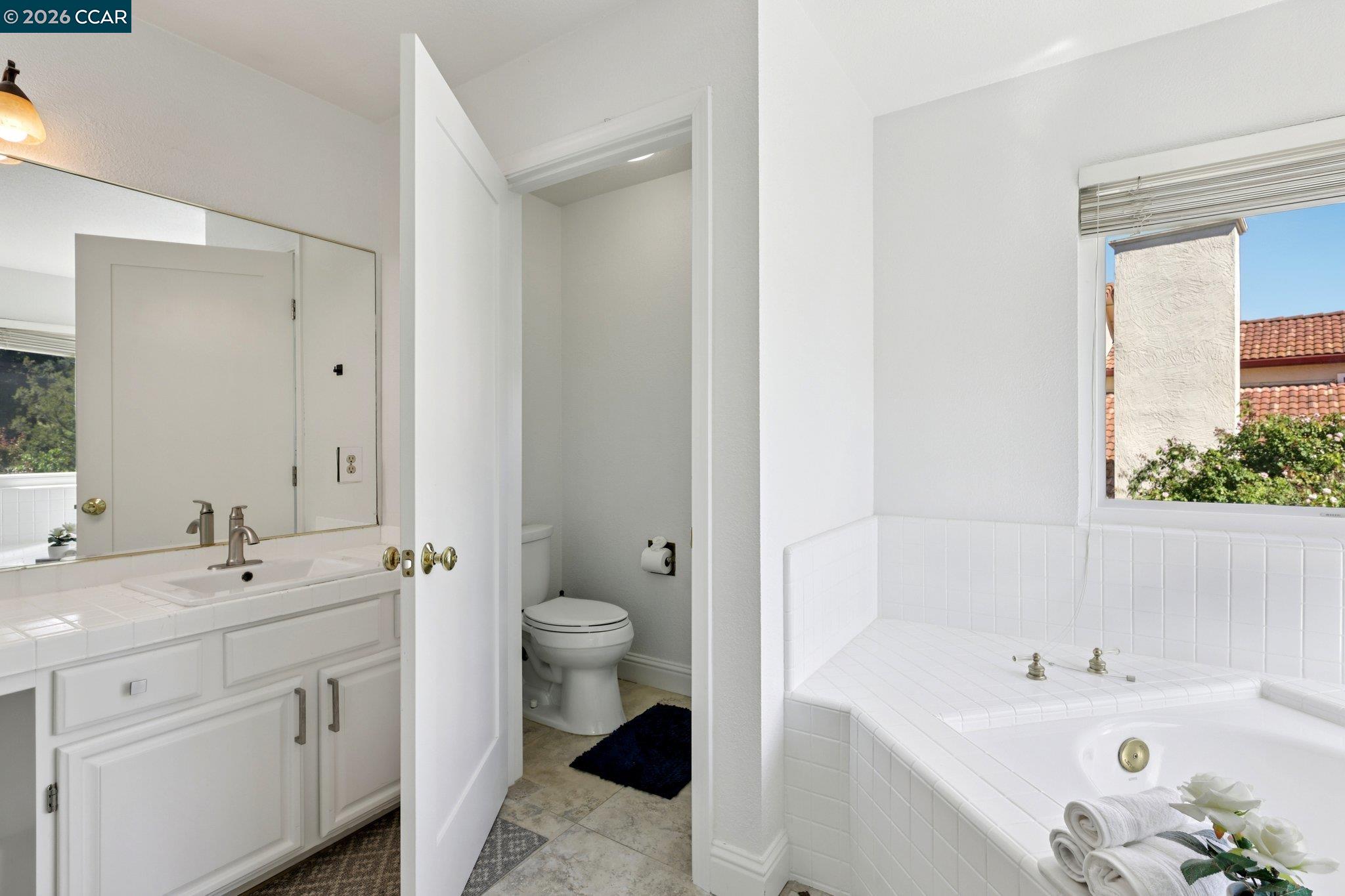 Detail Gallery Image 26 of 47 For 242 El Pueblo Pl, Clayton,  CA 94517 - 4 Beds | 3 Baths