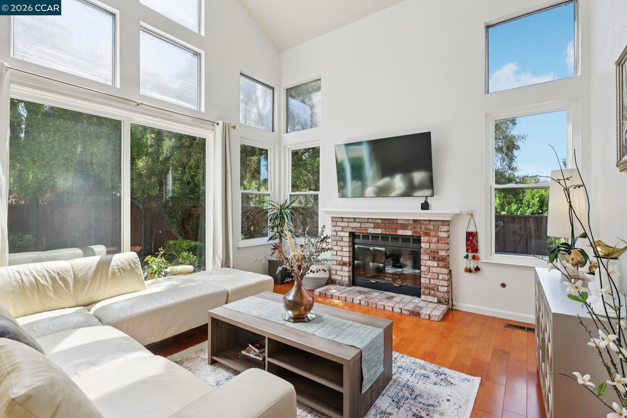 242 El Pueblo Pl, Clayton, CA, 94517