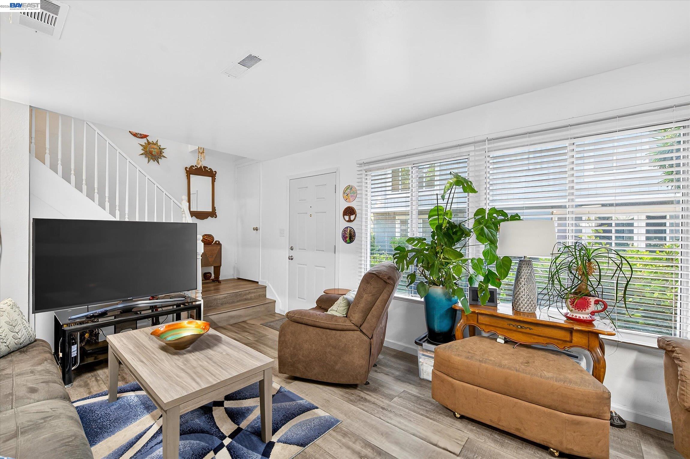 Detail Gallery Image 3 of 24 For 4416 Comanche Way, Pleasanton,  CA 94588 - 3 Beds | 1/1 Baths