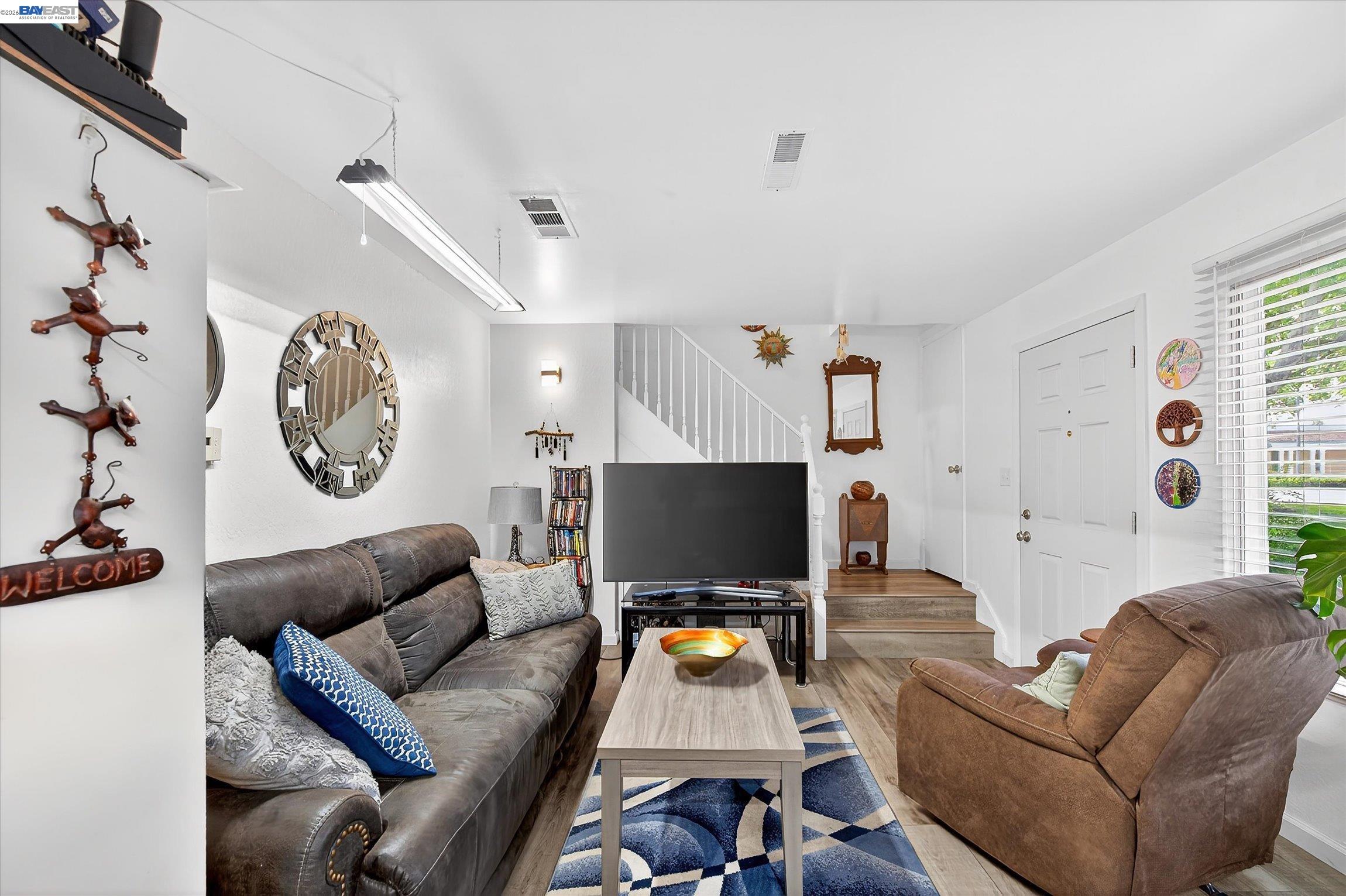 Detail Gallery Image 4 of 24 For 4416 Comanche Way, Pleasanton,  CA 94588 - 3 Beds | 1/1 Baths