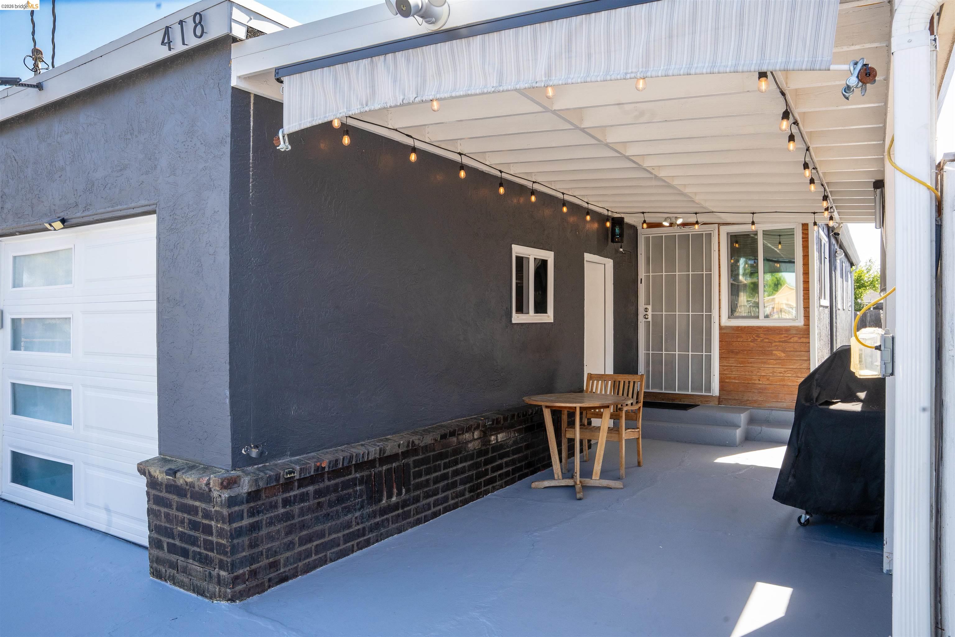 Detail Gallery Image 14 of 18 For 418 Douglas Ave, Oakland,  CA 94603 - 2 Beds | 1 Baths