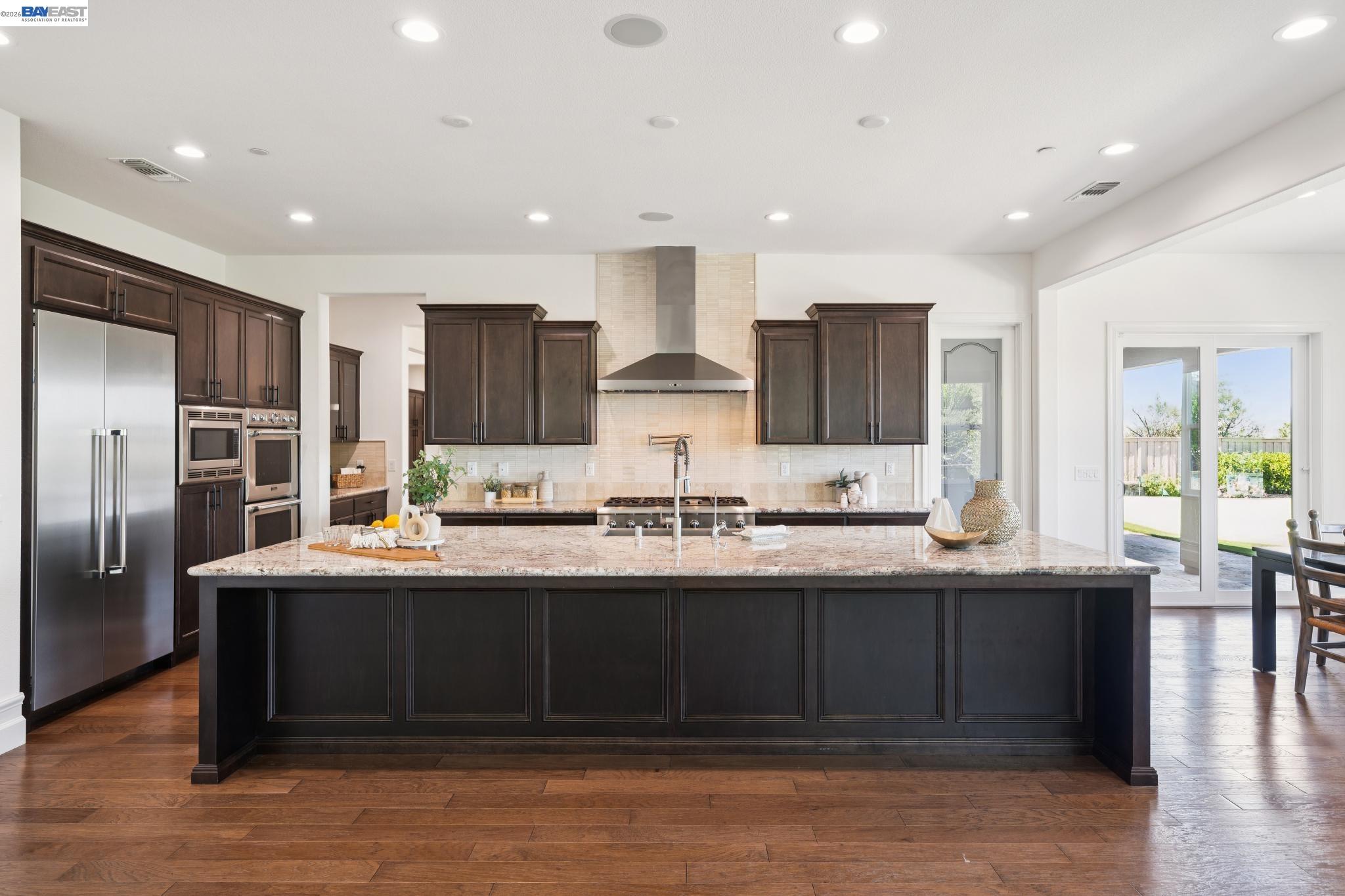 Detail Gallery Image 11 of 60 For 2383 Silver Oaks Ln, Pleasanton,  CA 94566 - 4 Beds | 4/1 Baths