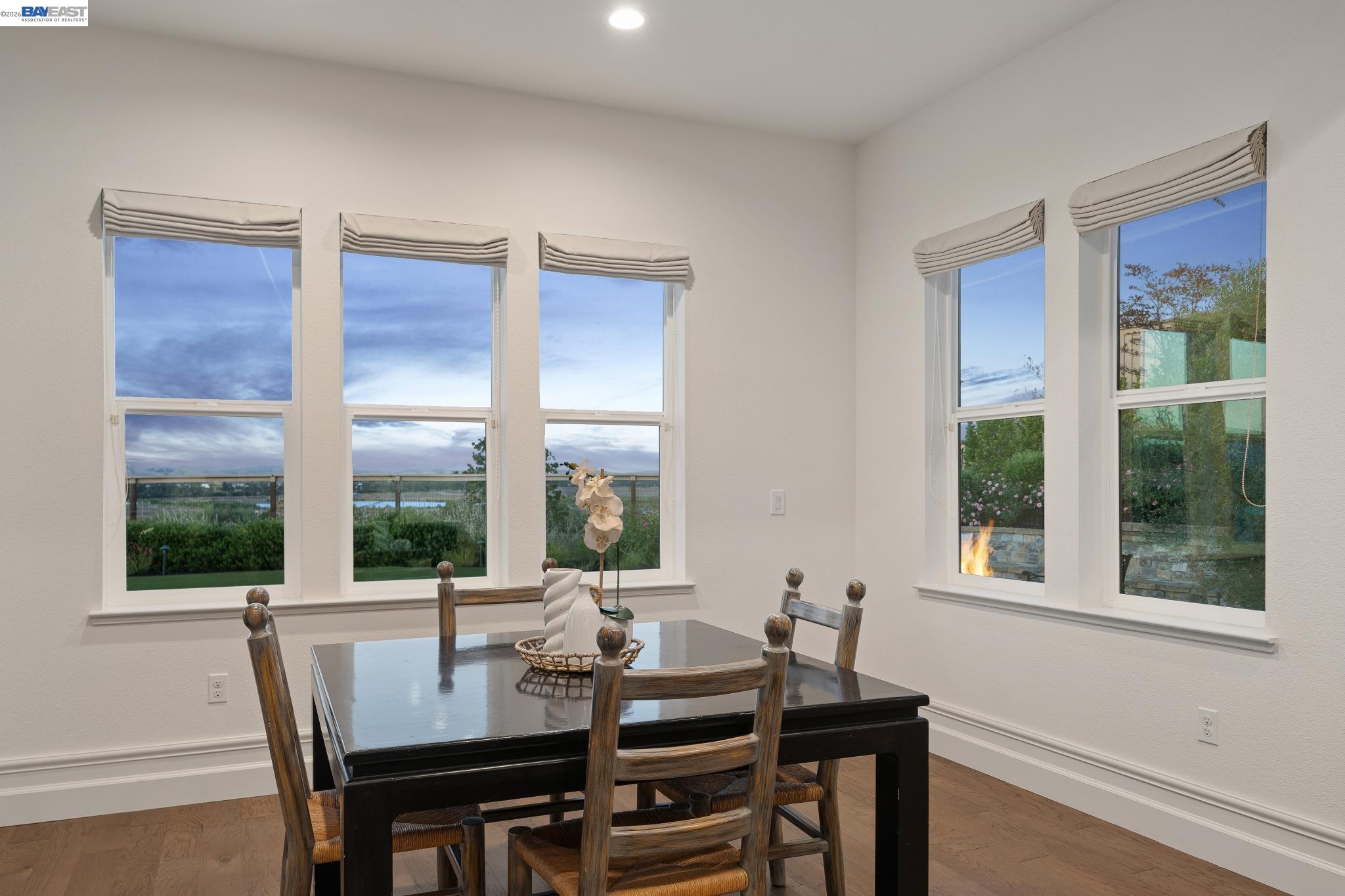 Detail Gallery Image 17 of 60 For 2383 Silver Oaks Ln, Pleasanton,  CA 94566 - 4 Beds | 4/1 Baths