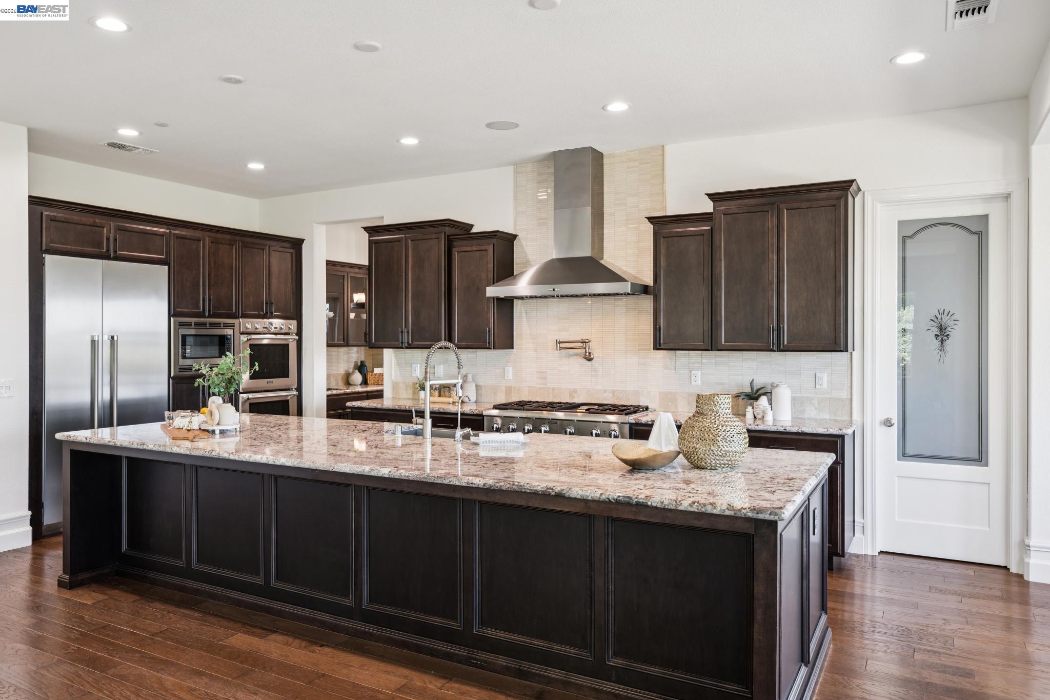 Detail Gallery Image 18 of 60 For 2383 Silver Oaks Ln, Pleasanton,  CA 94566 - 4 Beds | 4/1 Baths