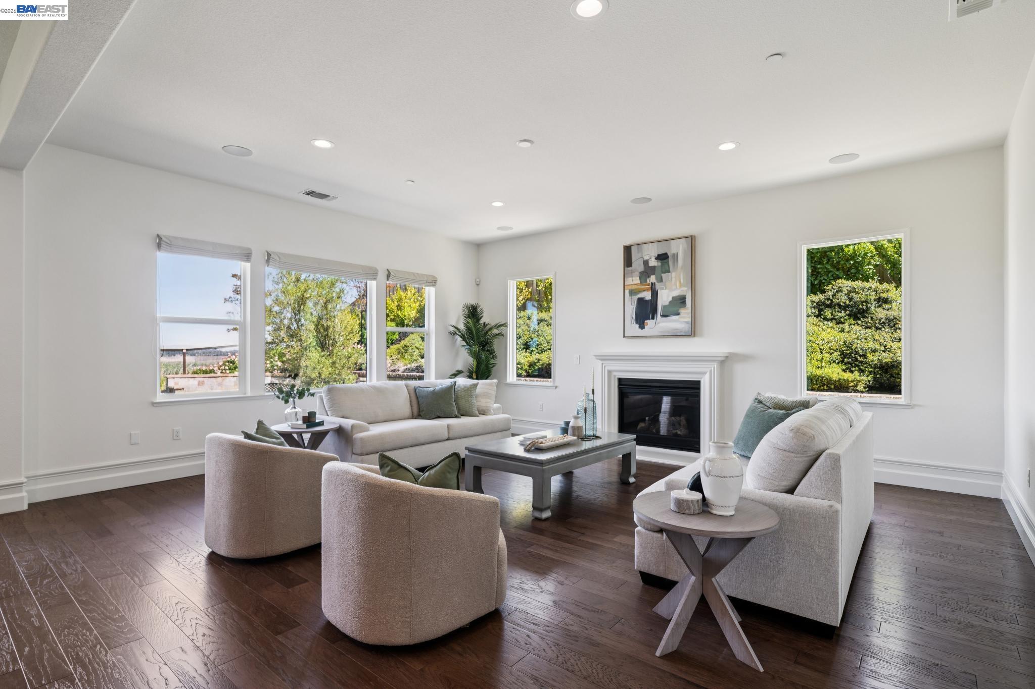 Detail Gallery Image 20 of 60 For 2383 Silver Oaks Ln, Pleasanton,  CA 94566 - 4 Beds | 4/1 Baths