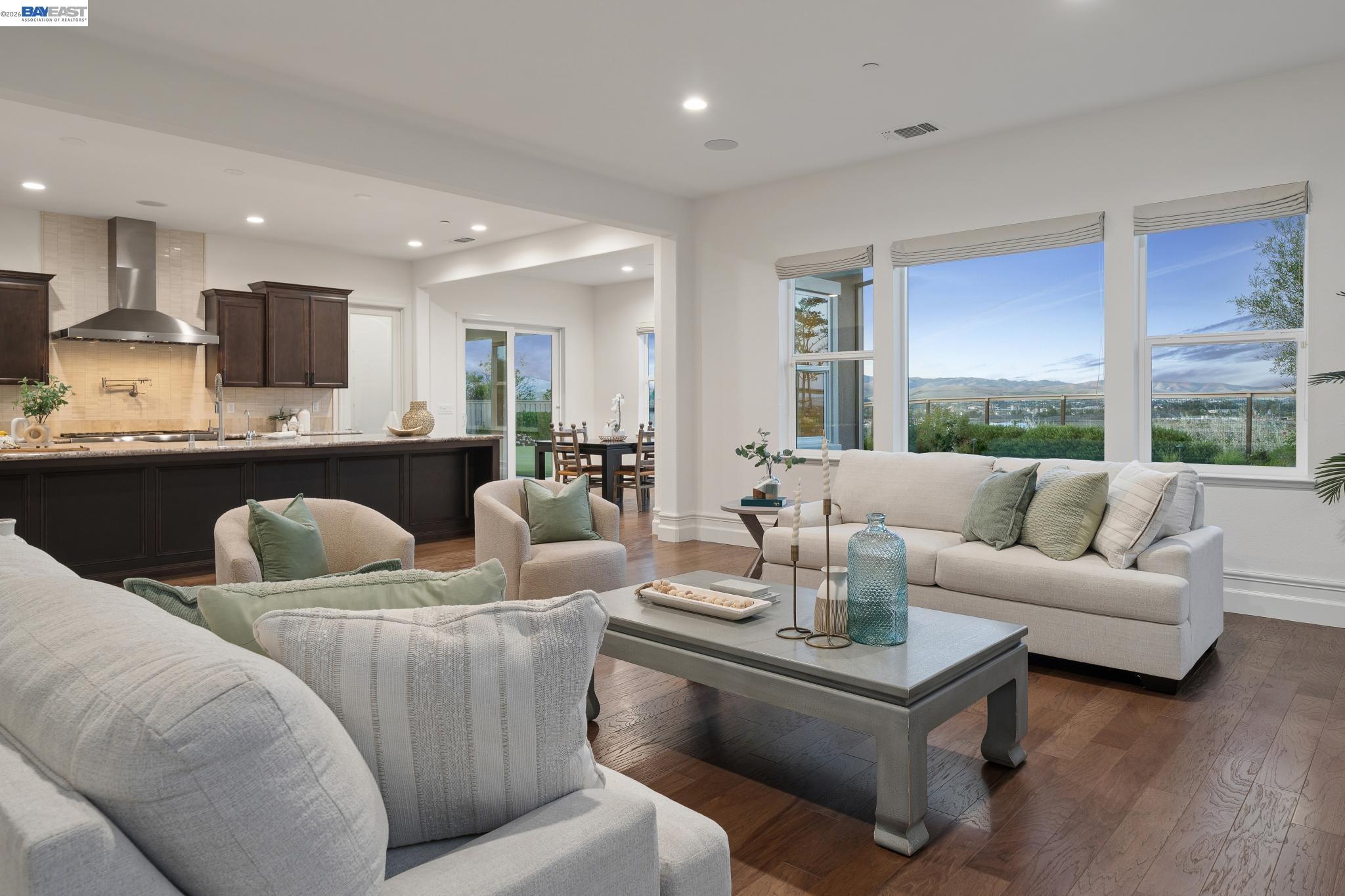 Detail Gallery Image 23 of 60 For 2383 Silver Oaks Ln, Pleasanton,  CA 94566 - 4 Beds | 4/1 Baths