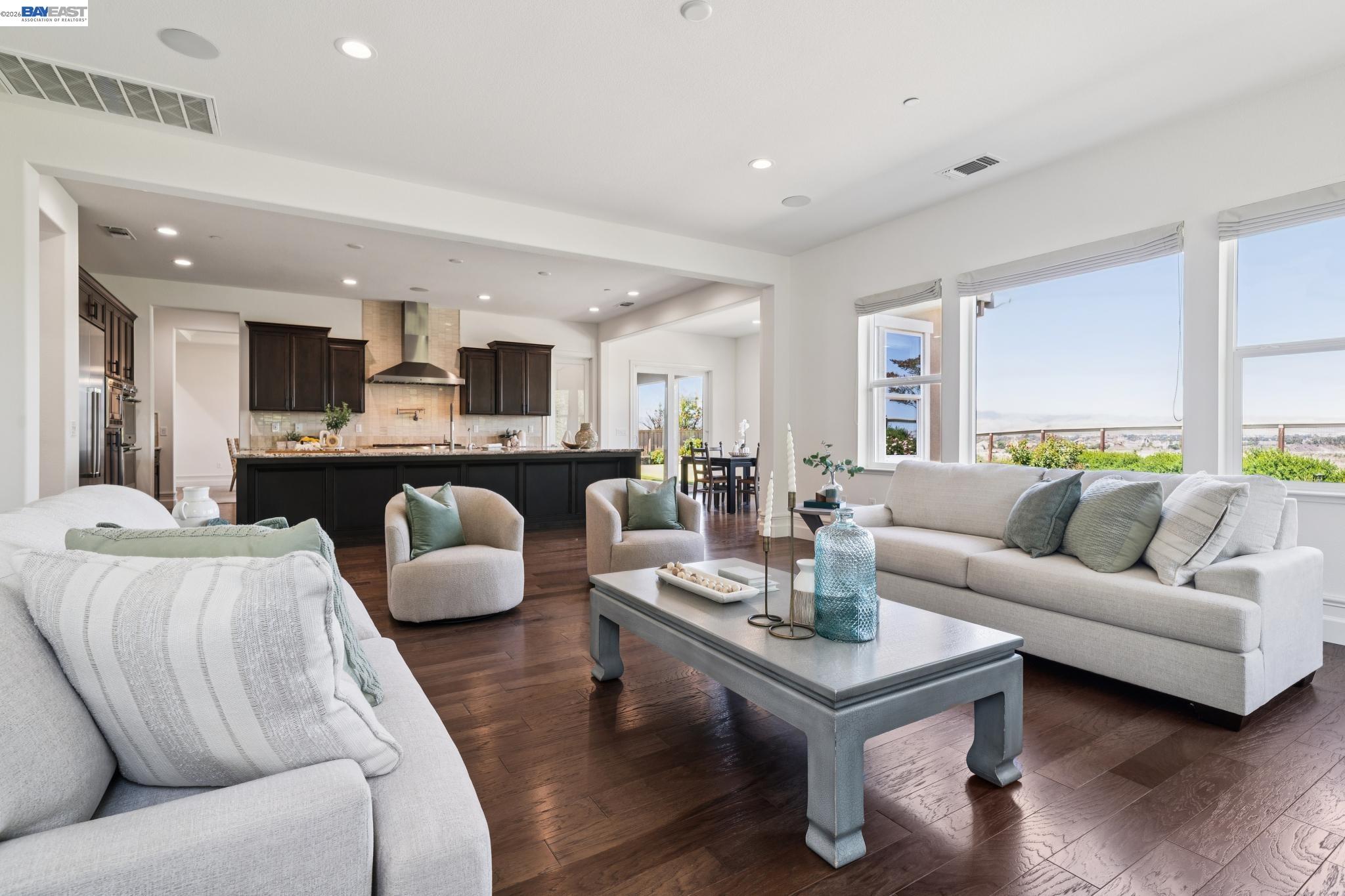 Detail Gallery Image 24 of 60 For 2383 Silver Oaks Ln, Pleasanton,  CA 94566 - 4 Beds | 4/1 Baths