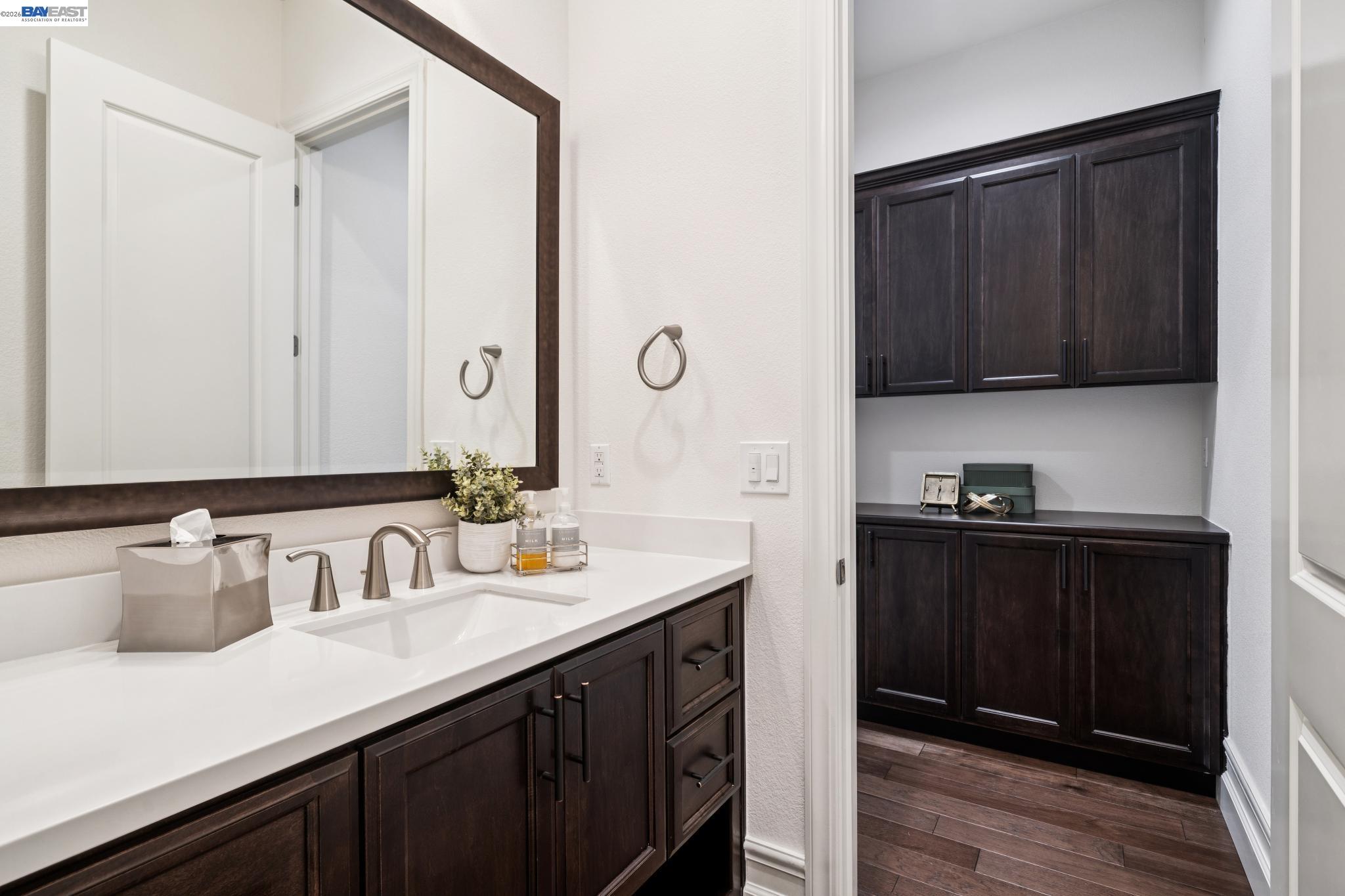 Detail Gallery Image 25 of 60 For 2383 Silver Oaks Ln, Pleasanton,  CA 94566 - 4 Beds | 4/1 Baths