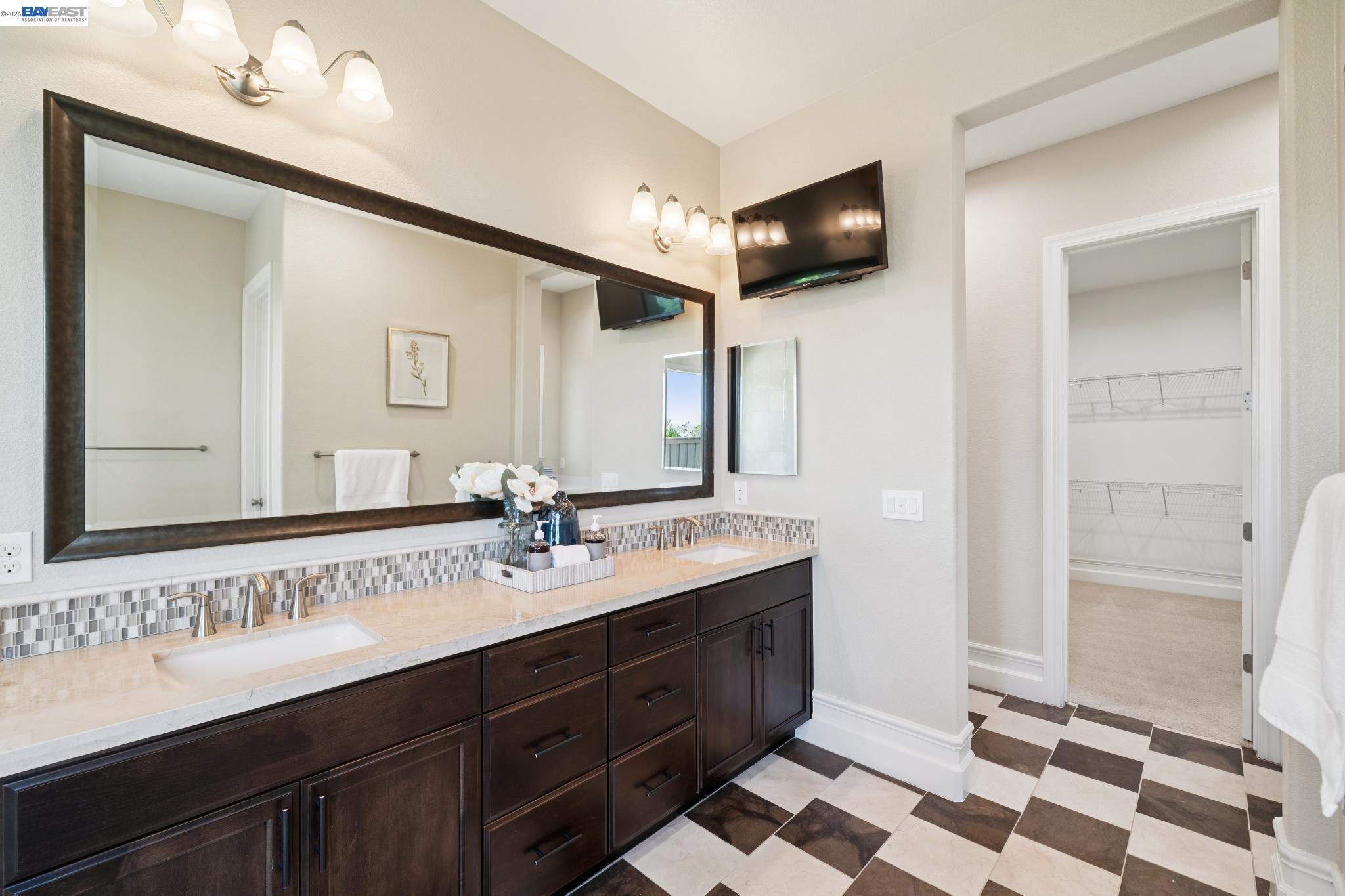 Detail Gallery Image 33 of 60 For 2383 Silver Oaks Ln, Pleasanton,  CA 94566 - 4 Beds | 4/1 Baths