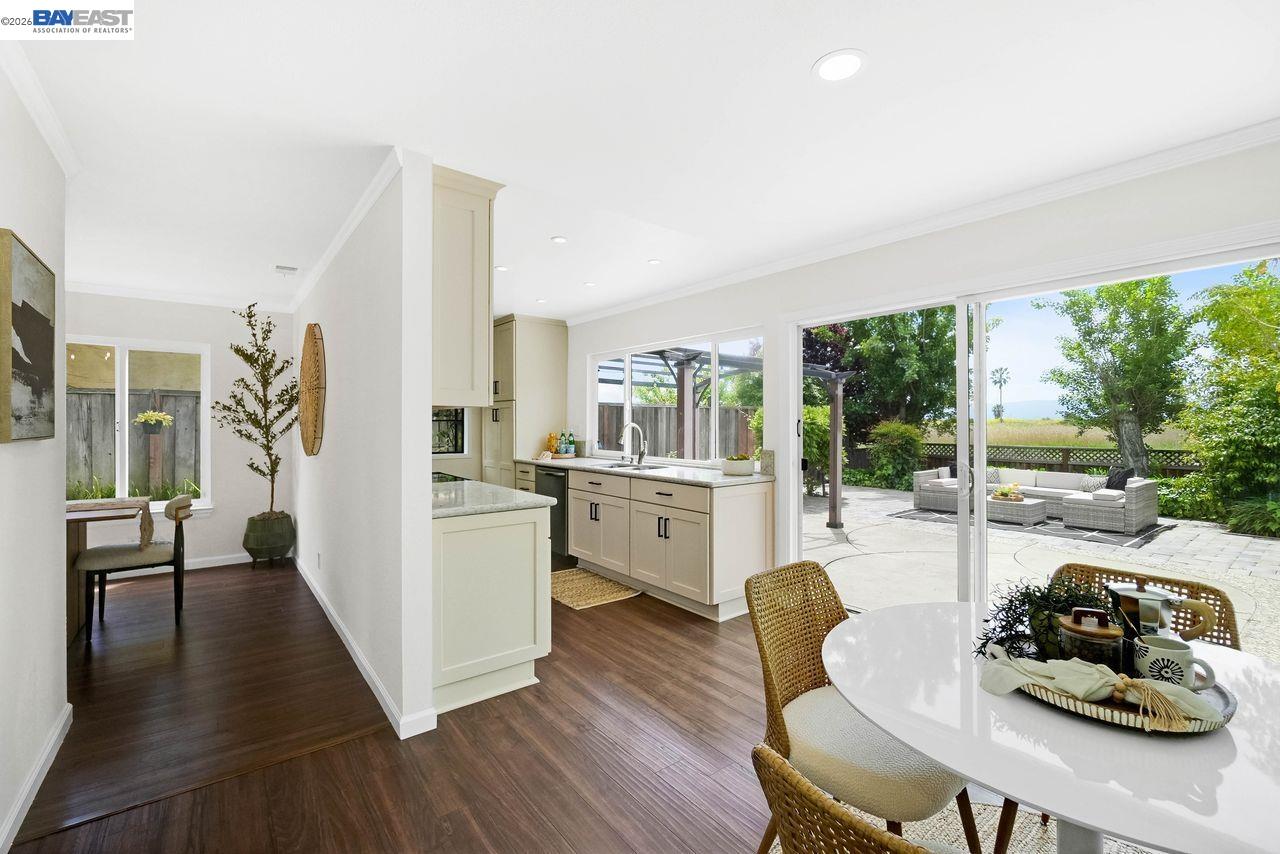 Detail Gallery Image 18 of 51 For 8135 Merion Dr, Newark,  CA 94560 - 4 Beds | 2/1 Baths