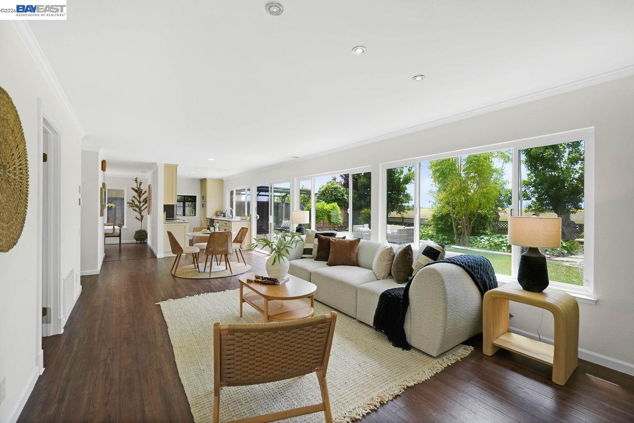 Detail Gallery Image 24 of 51 For 8135 Merion Dr, Newark,  CA 94560 - 4 Beds | 2/1 Baths