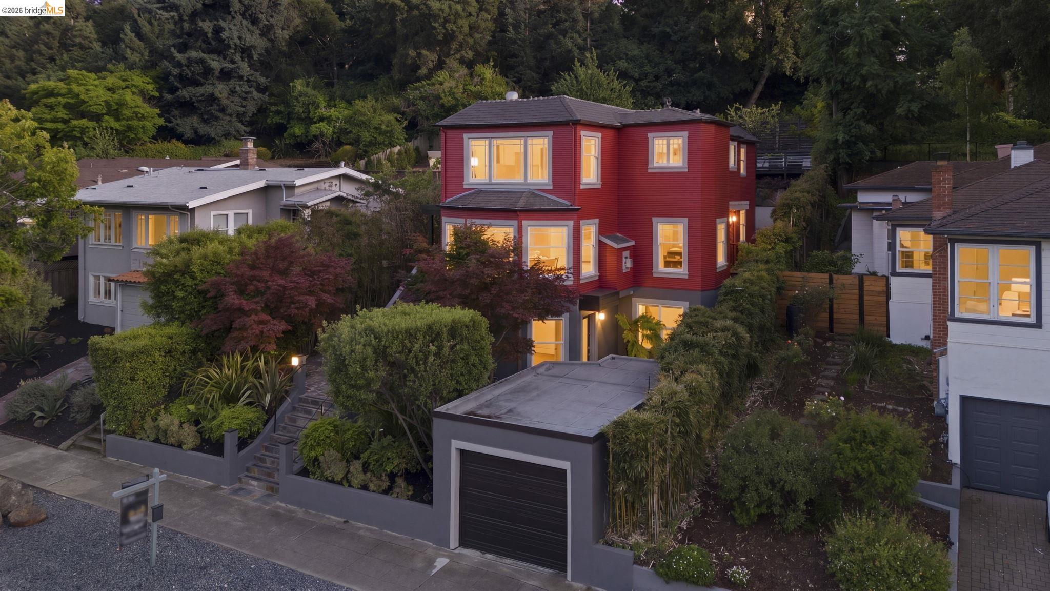 683 Mandana Blvd., Oakland, CA, 94610