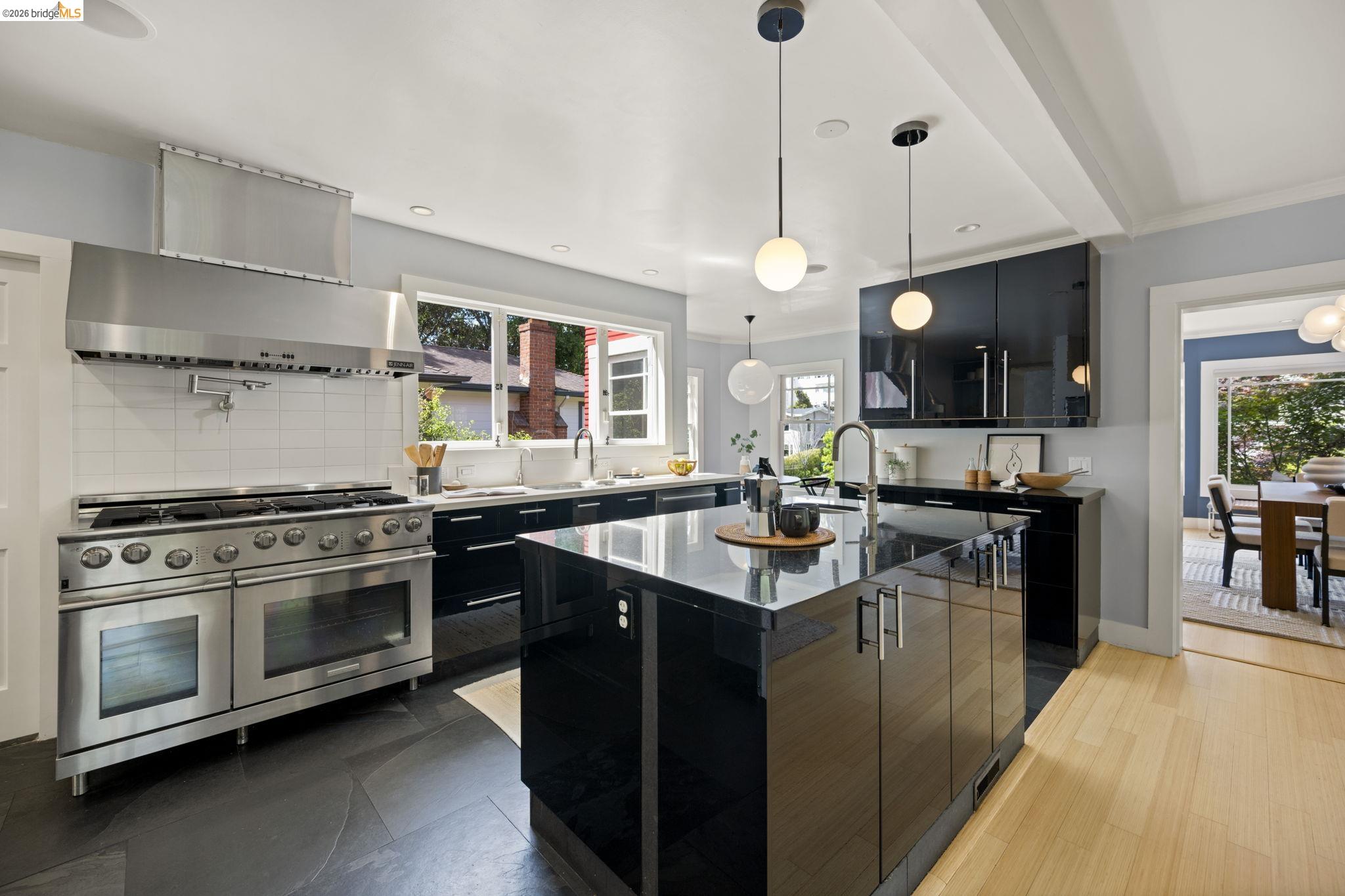 683 Mandana Blvd., Oakland, CA, 94610