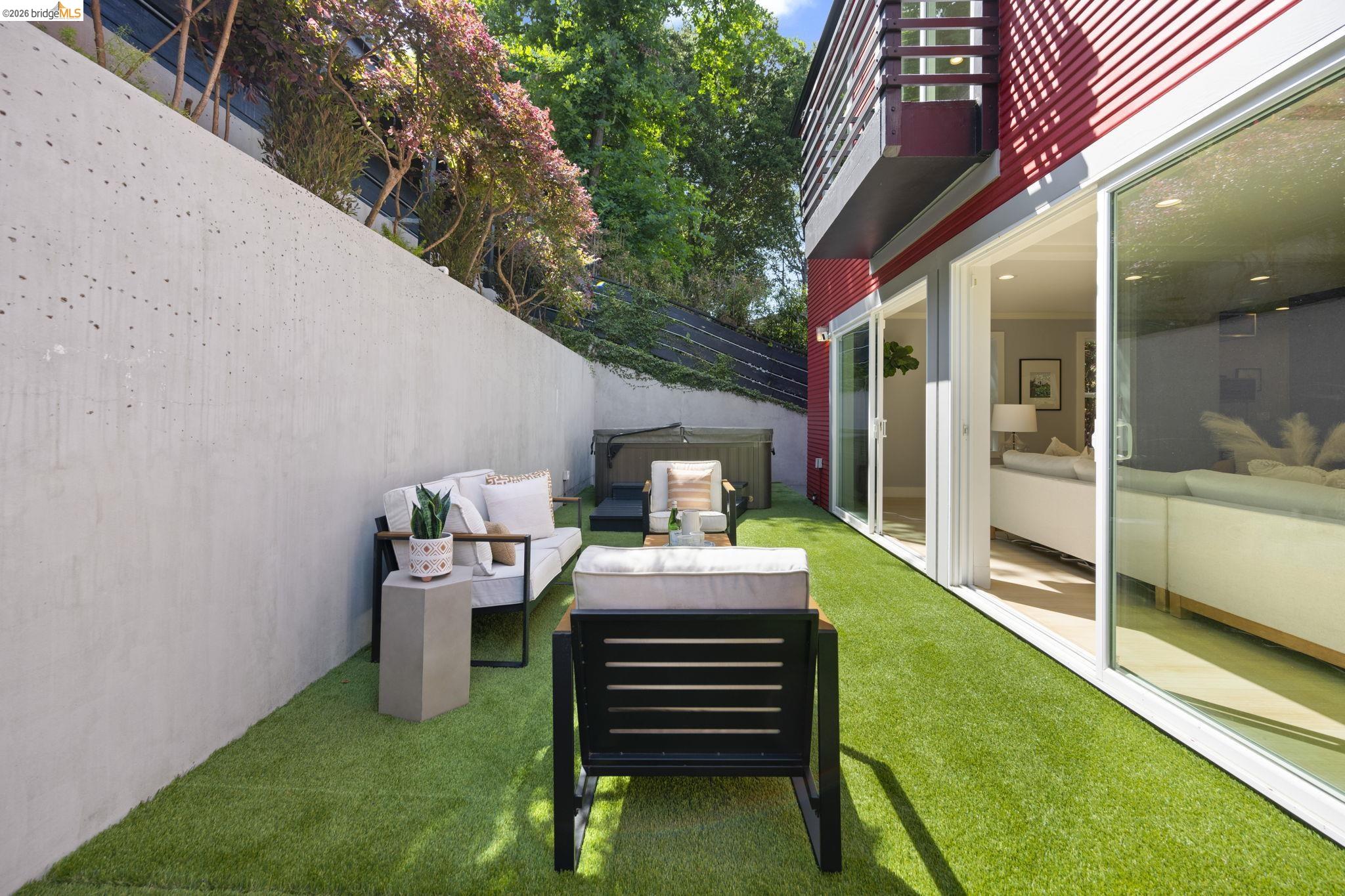 683 Mandana Blvd., Oakland, CA, 94610