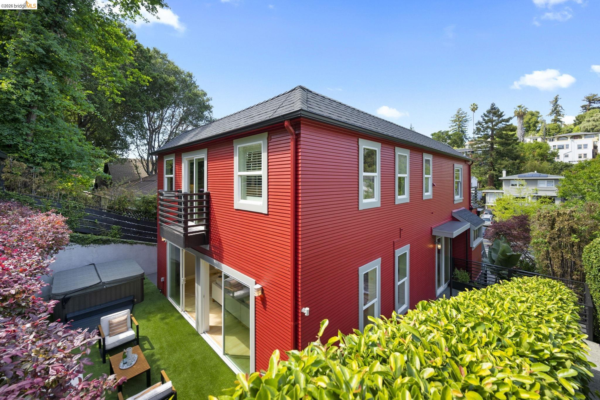 683 Mandana Blvd., Oakland, CA, 94610