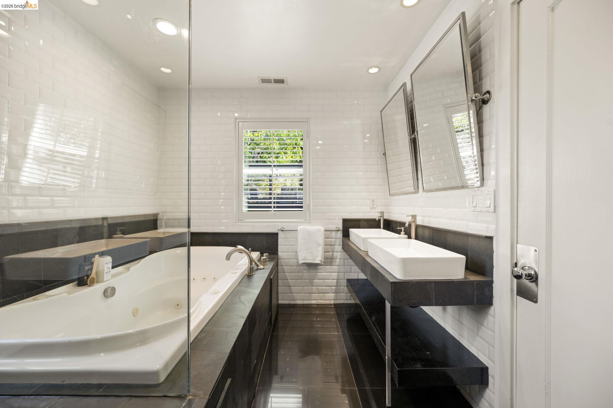 683 Mandana Blvd., Oakland, CA, 94610