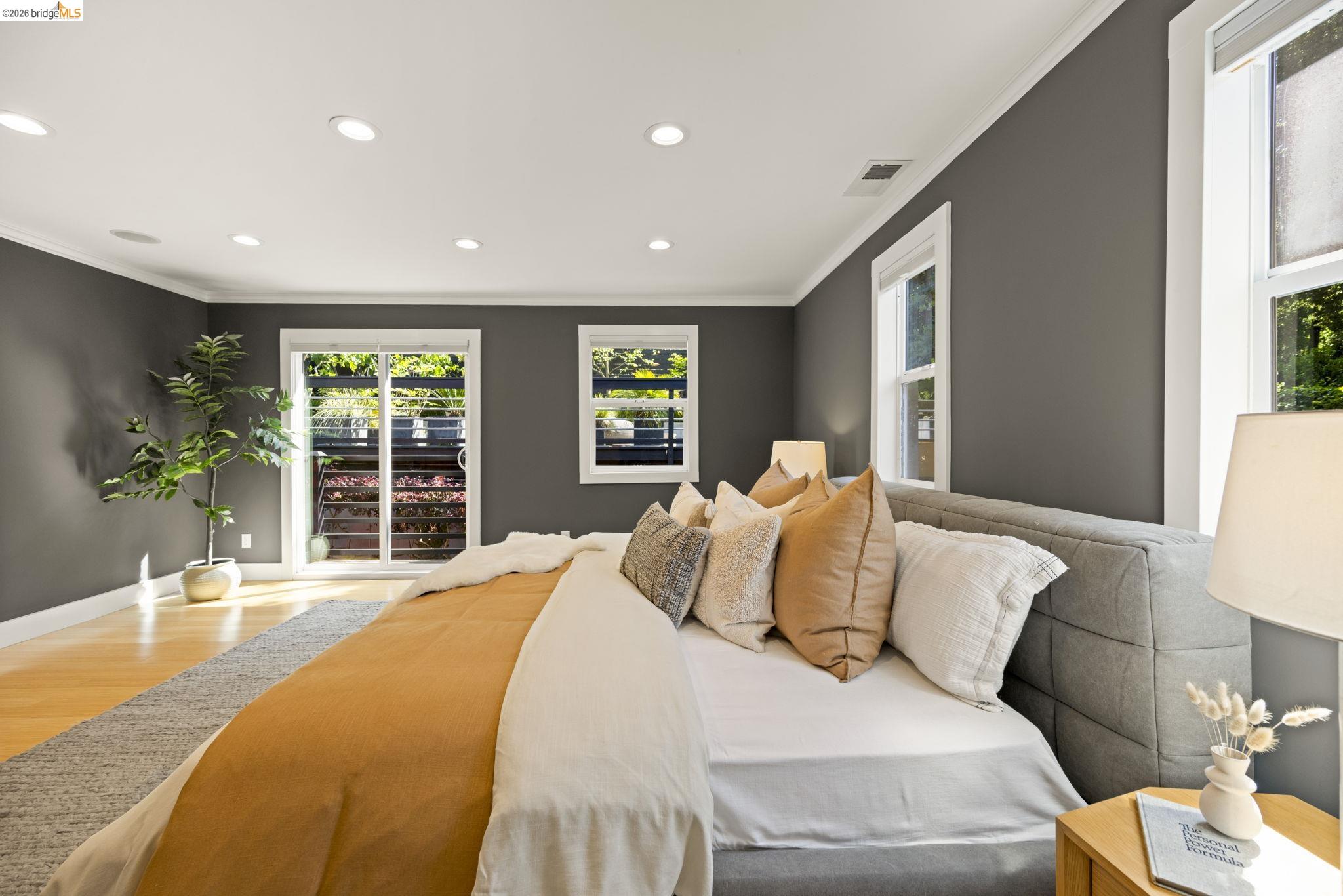 683 Mandana Blvd., Oakland, CA, 94610