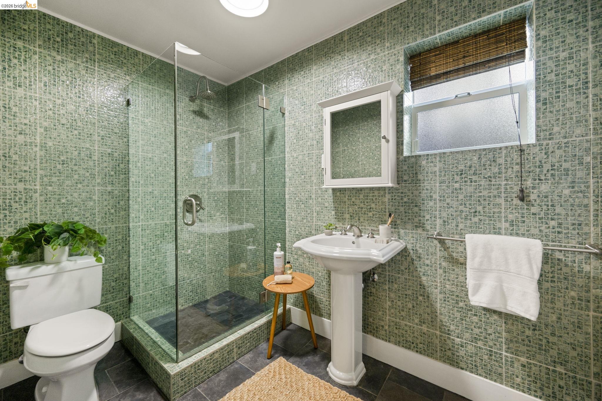 683 Mandana Blvd., Oakland, CA, 94610