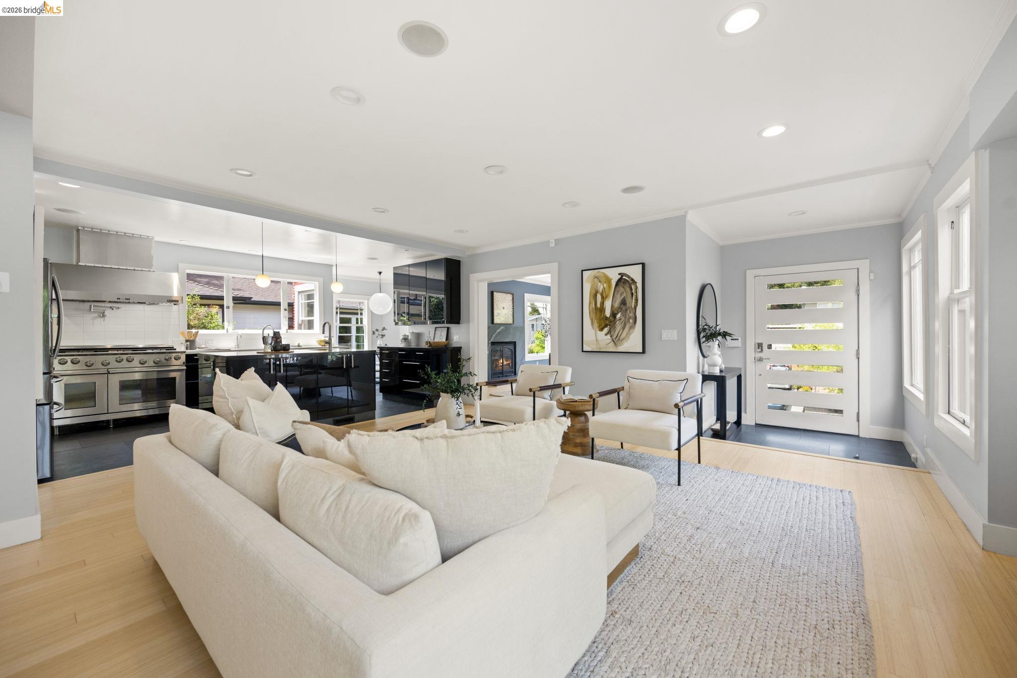 683 Mandana Blvd., Oakland, CA, 94610