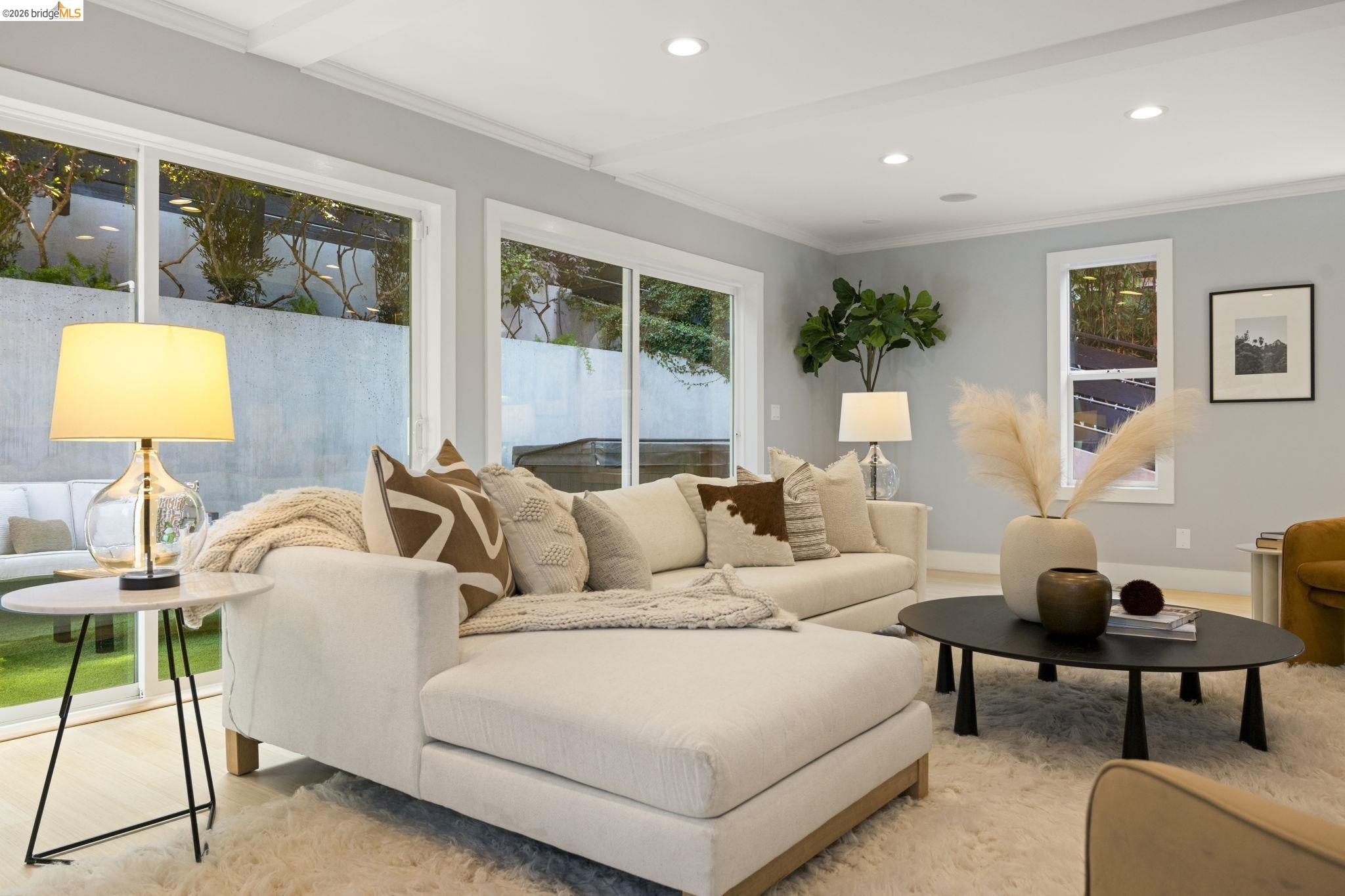 683 Mandana Blvd., Oakland, CA, 94610