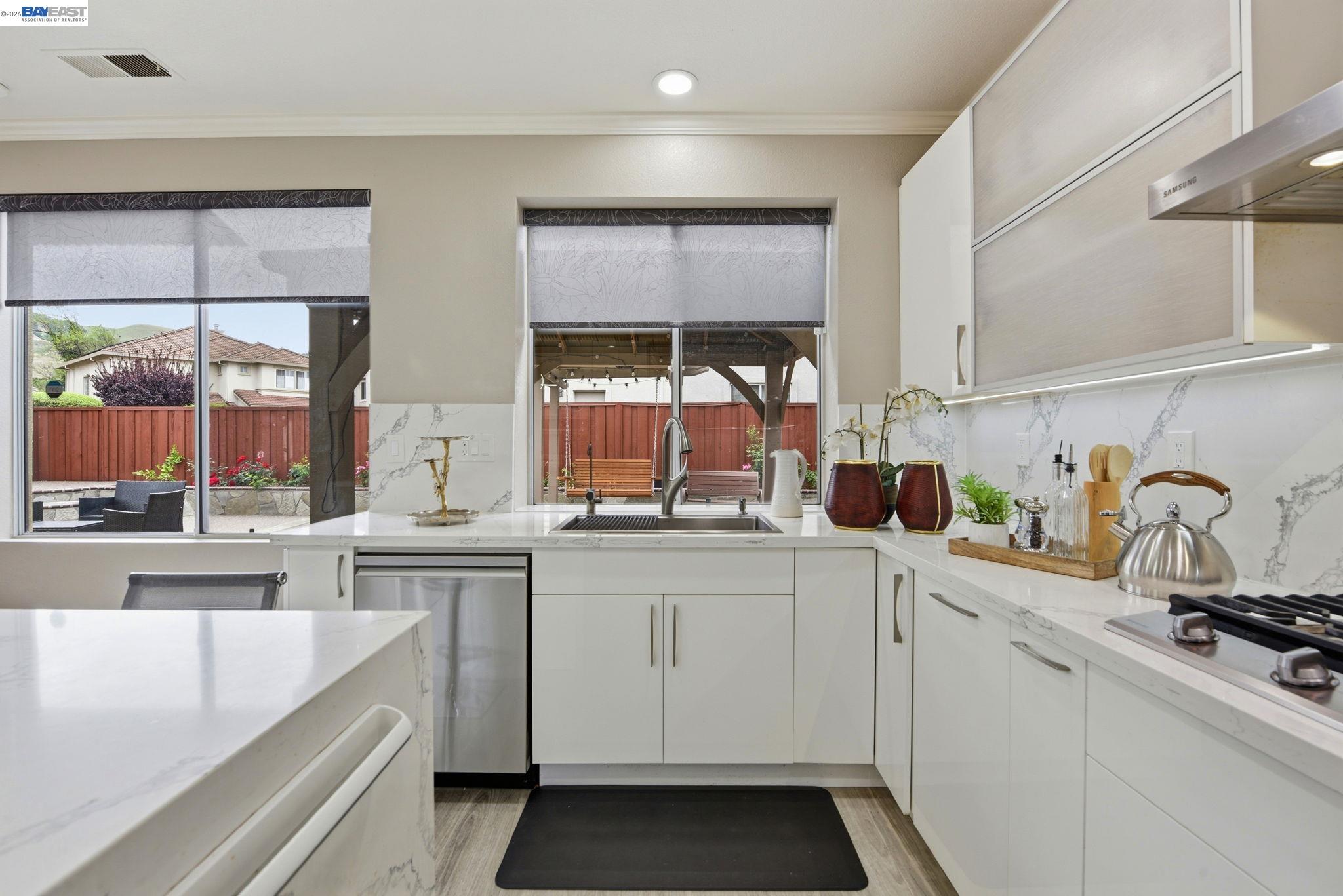 Detail Gallery Image 16 of 51 For 234 Bridgewater Rd, Hayward,  CA 94544 - 4 Beds | 3 Baths