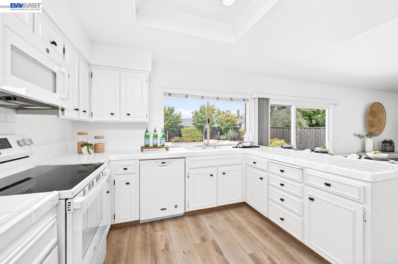 Detail Gallery Image 9 of 38 For 7449 Muirwood Ct, Pleasanton,  CA 94588 - 3 Beds | 2 Baths