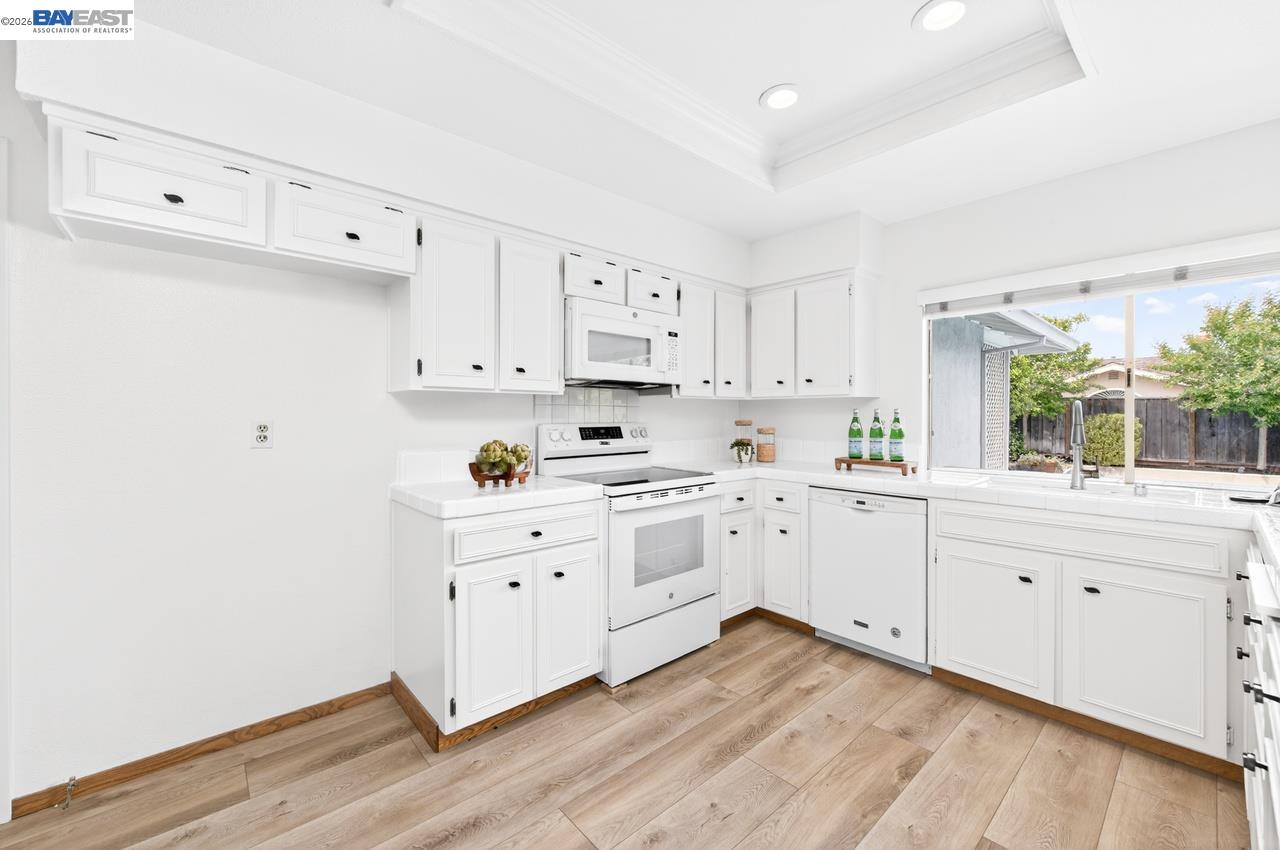 Detail Gallery Image 10 of 38 For 7449 Muirwood Ct, Pleasanton,  CA 94588 - 3 Beds | 2 Baths