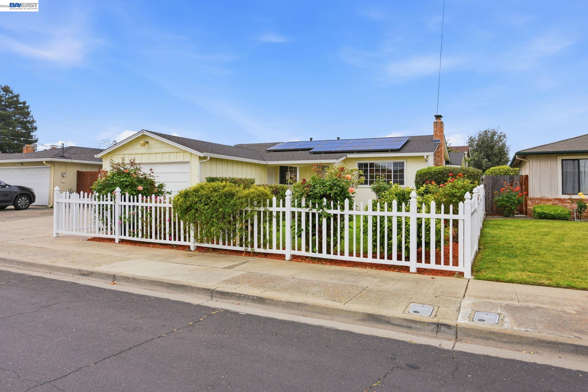 Detail Gallery Image 2 of 71 For 36005 Rosewood Dr, Newark,  CA 94560 - 3 Beds | 2 Baths