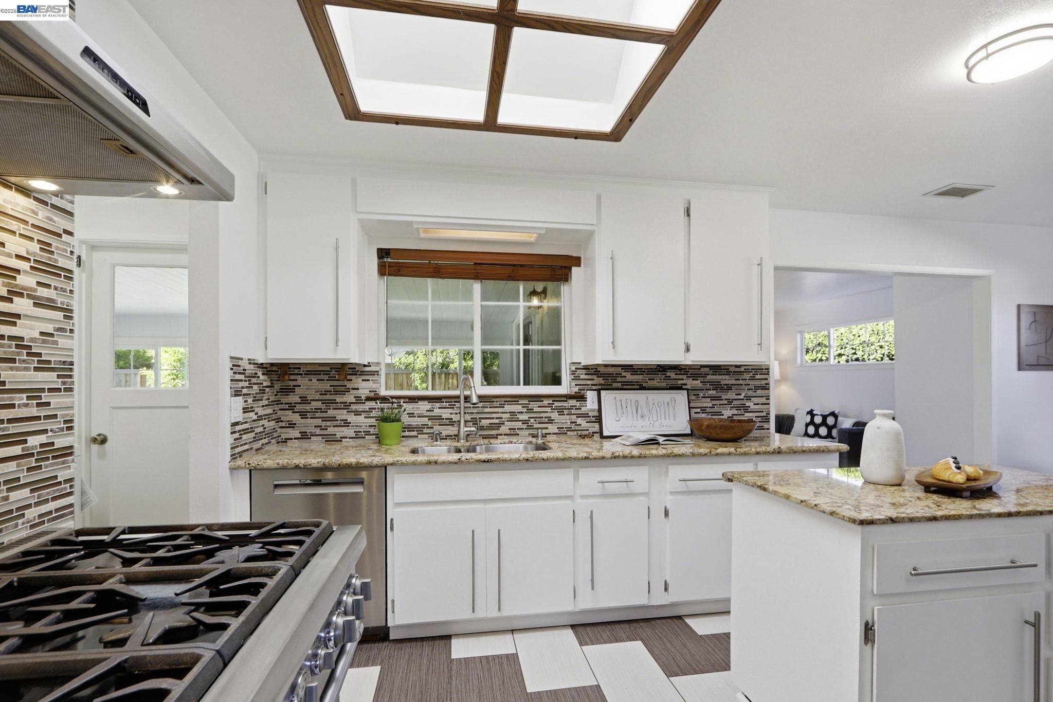 Detail Gallery Image 6 of 50 For 36005 Rosewood Dr, Newark,  CA 94560 - 3 Beds | 2 Baths