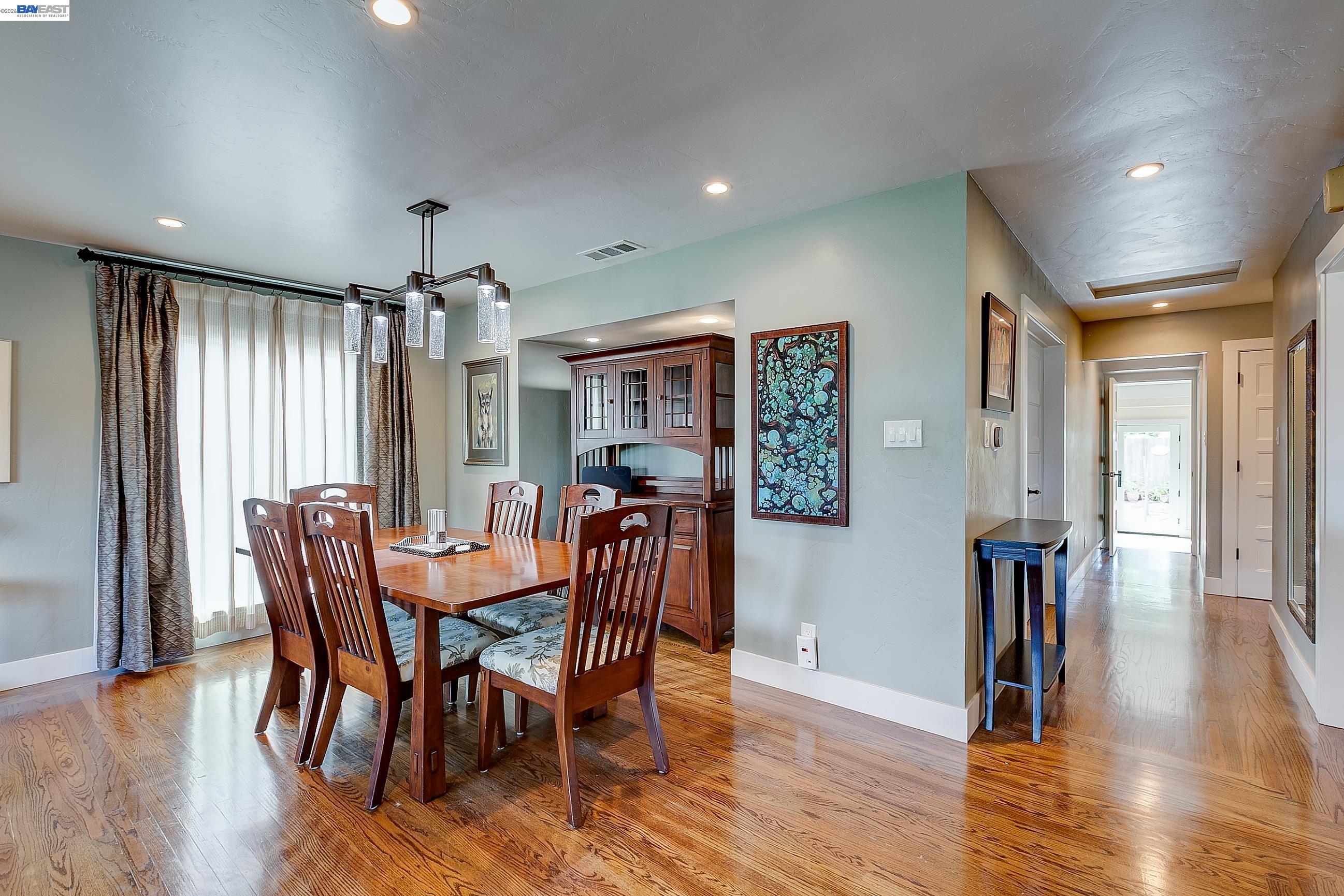 Detail Gallery Image 11 of 51 For 1428 Abbey Ave, San Leandro,  CA 94579 - 3 Beds | 2/1 Baths