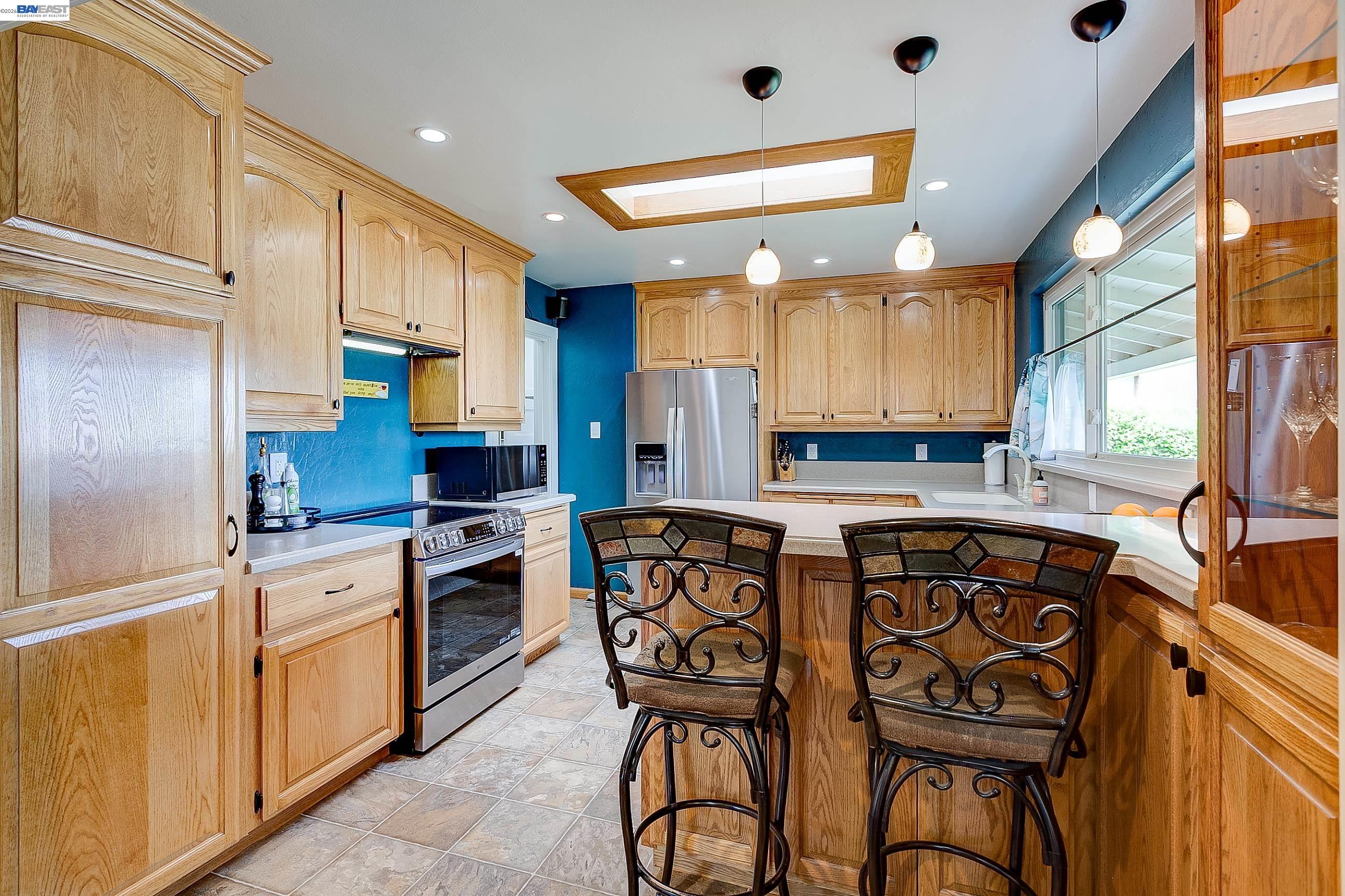 Detail Gallery Image 13 of 51 For 1428 Abbey Ave, San Leandro,  CA 94579 - 3 Beds | 2/1 Baths