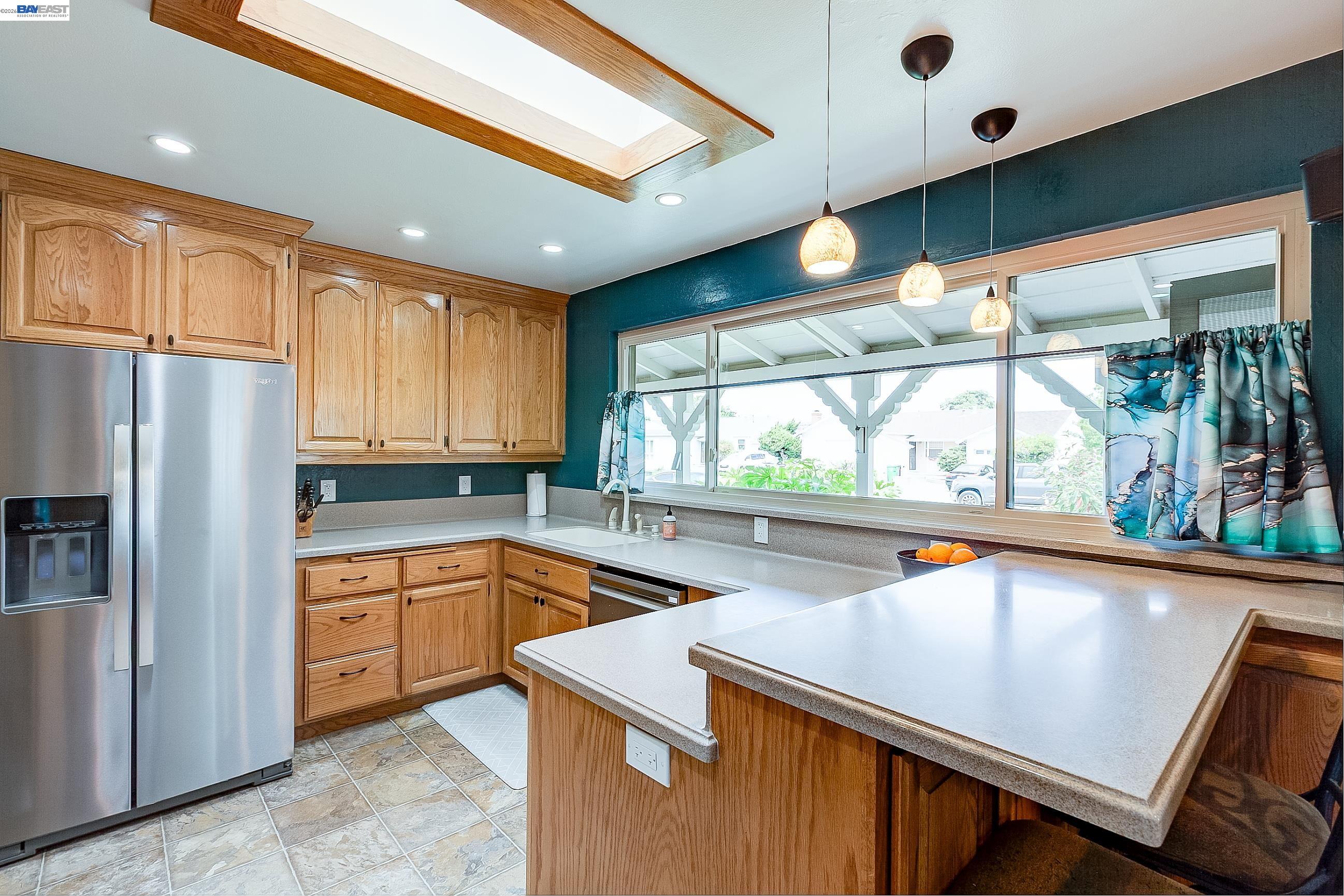 Detail Gallery Image 15 of 51 For 1428 Abbey Ave, San Leandro,  CA 94579 - 3 Beds | 2/1 Baths