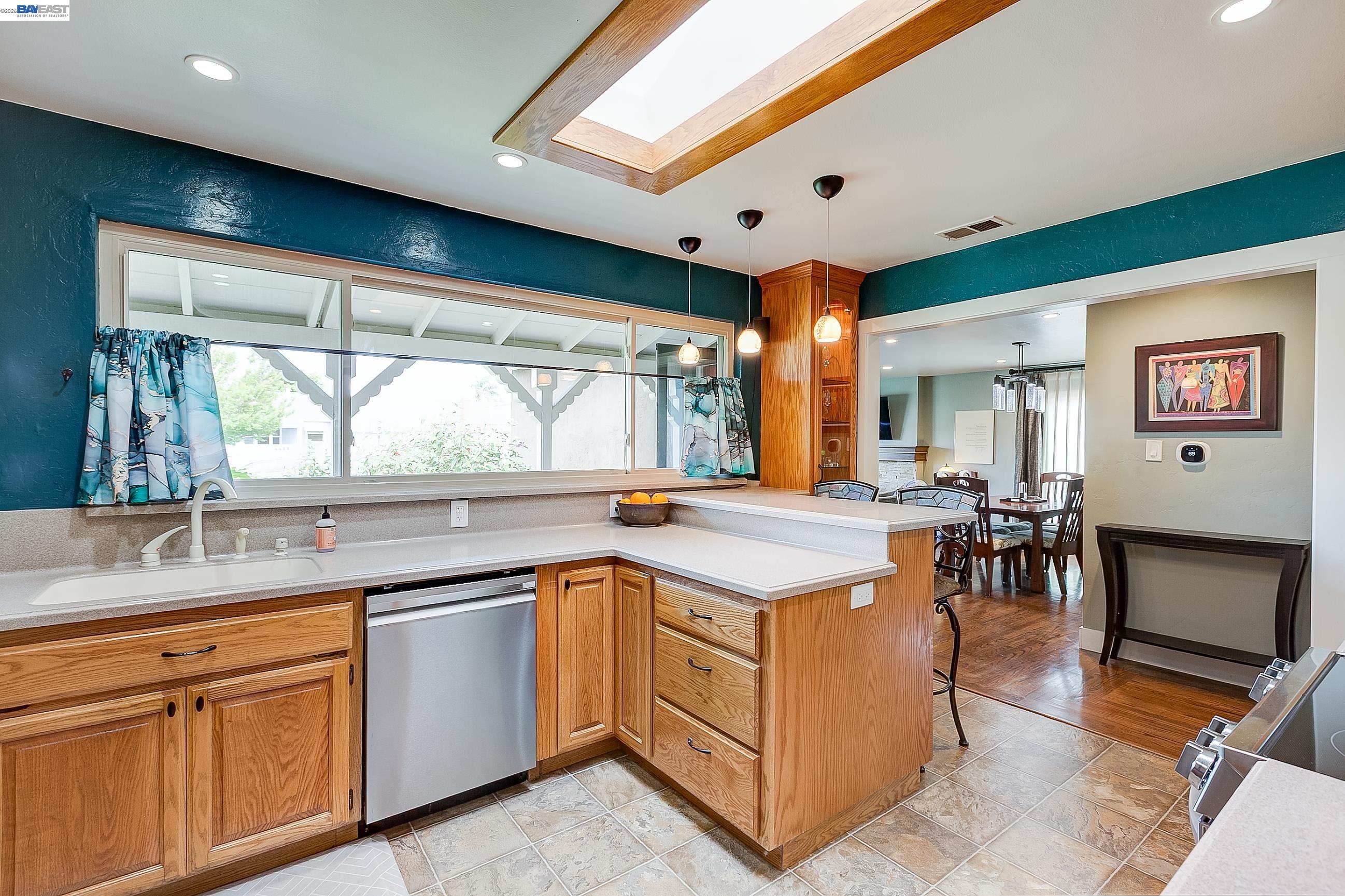 Detail Gallery Image 17 of 51 For 1428 Abbey Ave, San Leandro,  CA 94579 - 3 Beds | 2/1 Baths