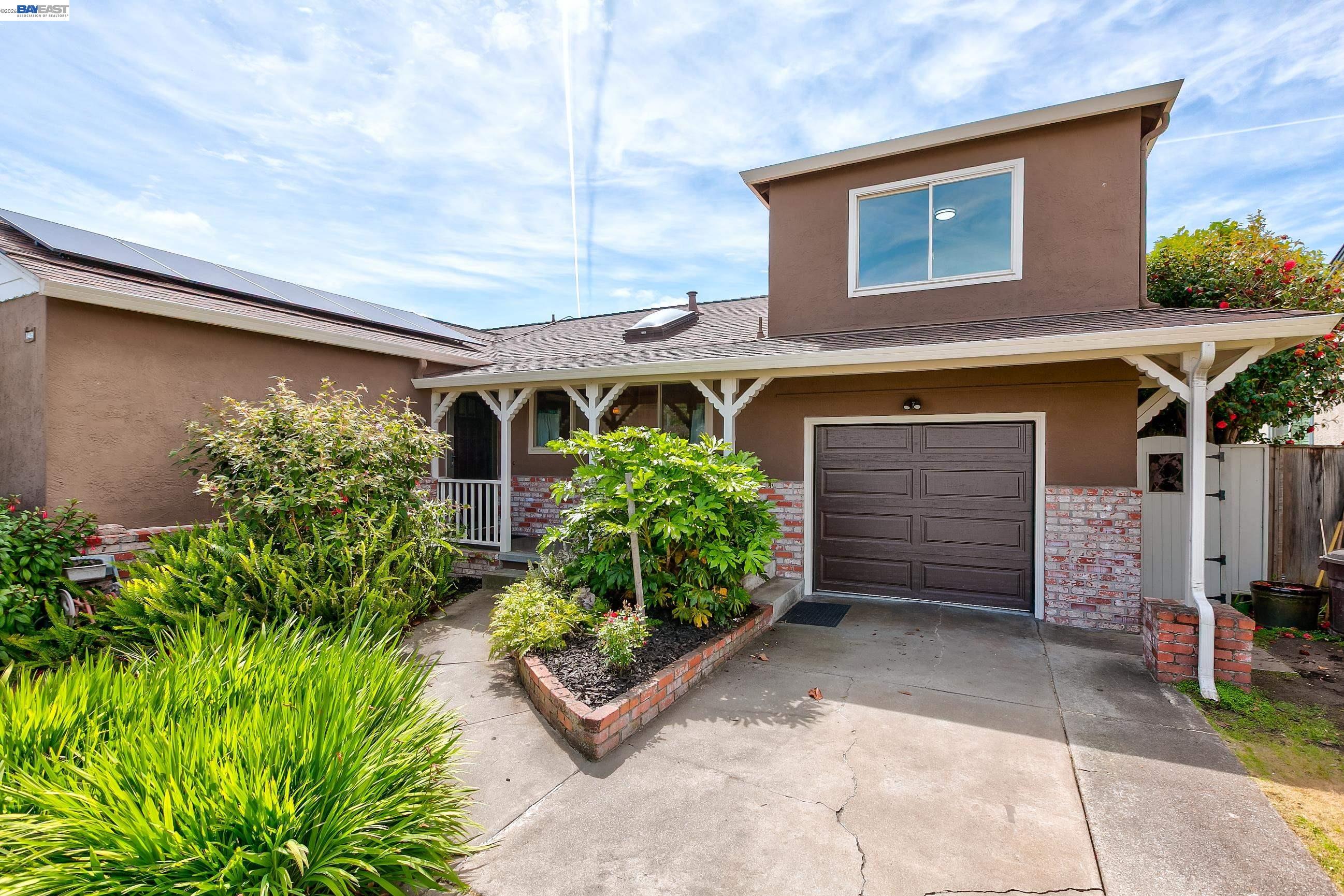 Detail Gallery Image 3 of 51 For 1428 Abbey Ave, San Leandro,  CA 94579 - 3 Beds | 2/1 Baths