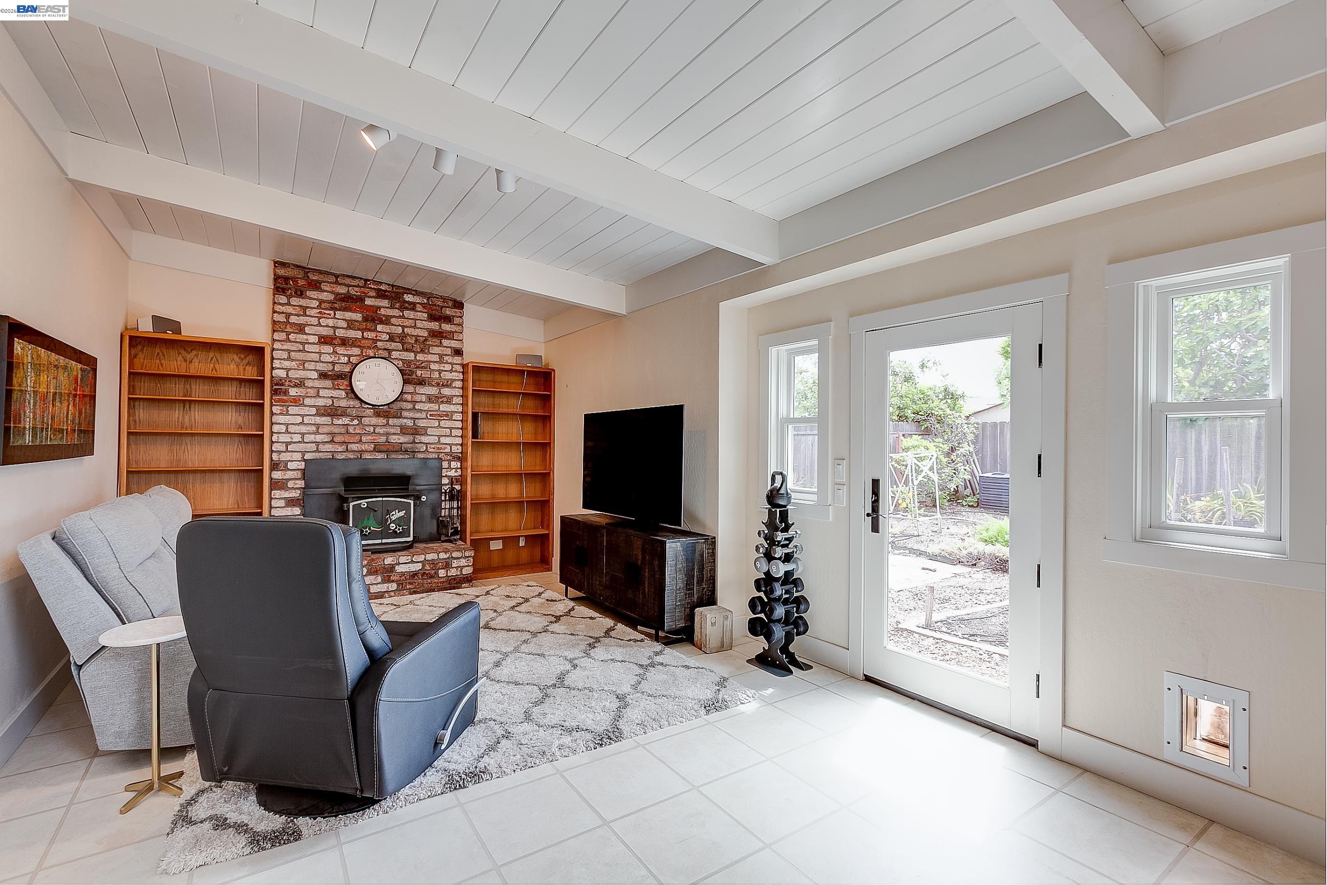 Detail Gallery Image 26 of 51 For 1428 Abbey Ave, San Leandro,  CA 94579 - 3 Beds | 2/1 Baths
