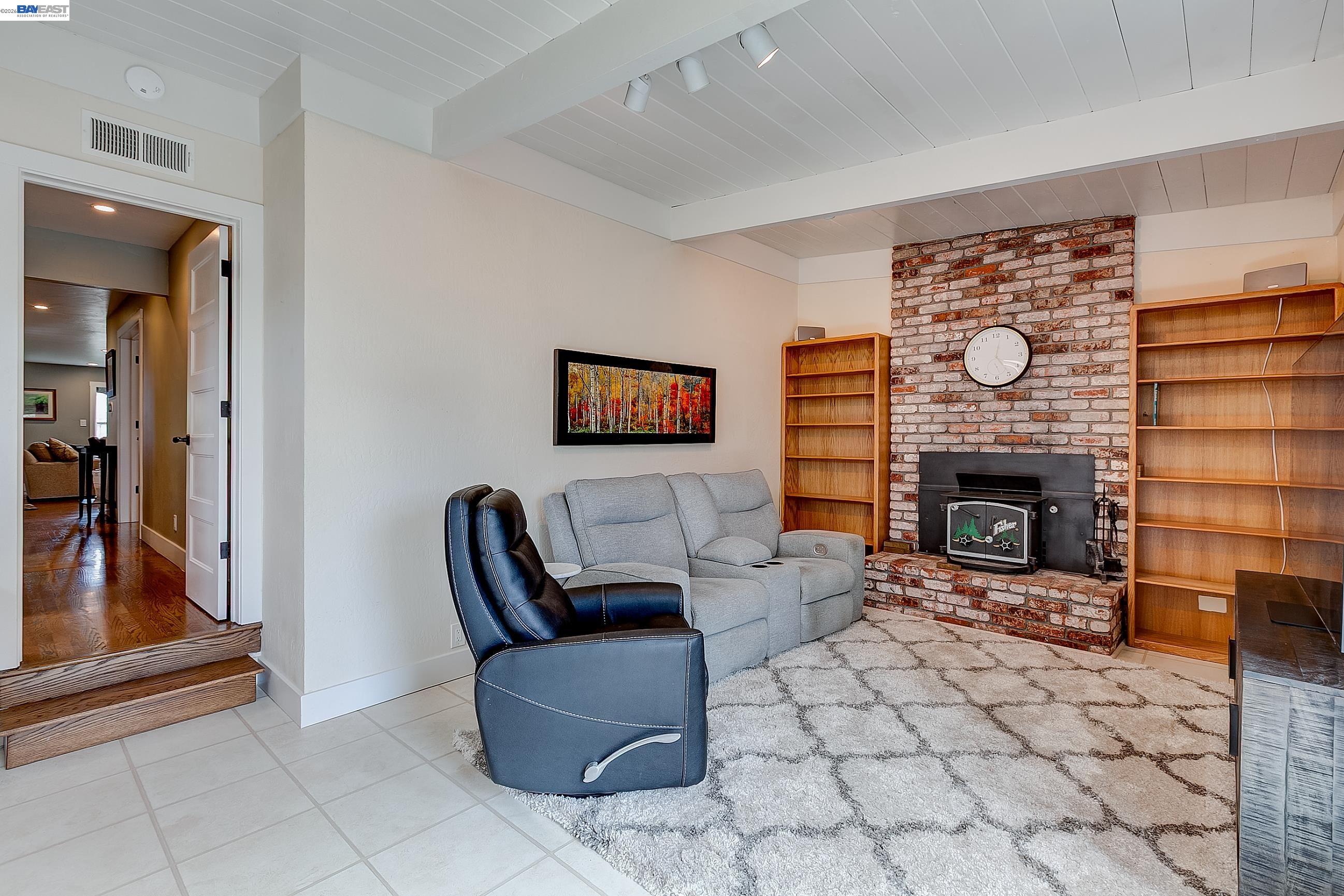 Detail Gallery Image 27 of 51 For 1428 Abbey Ave, San Leandro,  CA 94579 - 3 Beds | 2/1 Baths